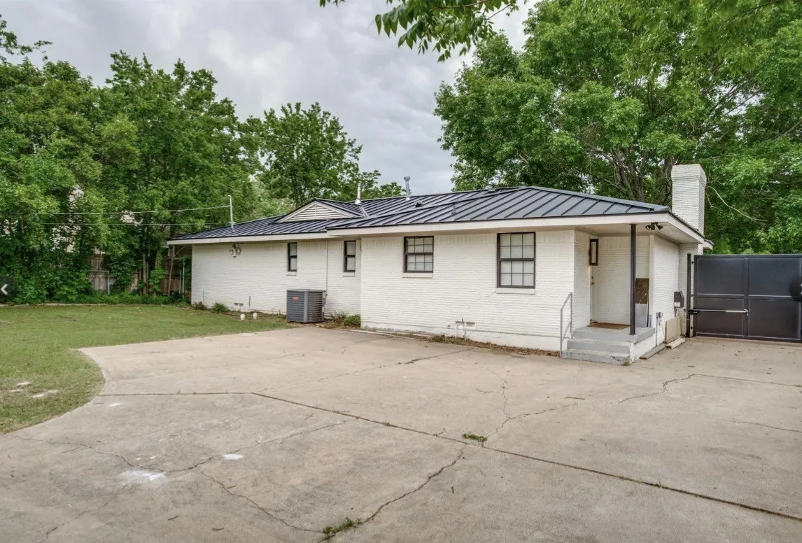 Single Family Residence For Rent in Dallas County , 6811 Walnut Hill Lane, Dallas, Texas 75230, 3 Bedroom, 2 Bathroom, 2 Garage spaces, 1,607 Sqft, built in 1948, mls#21376459, Real Estate Agent in Dallas, Homes For Rent in Dallas county, Homes For Rent in Dallas, Realtor in Dallas Texas, Real Estate Brokerage Independent Realty Texas, Luminita Cordes Realtor