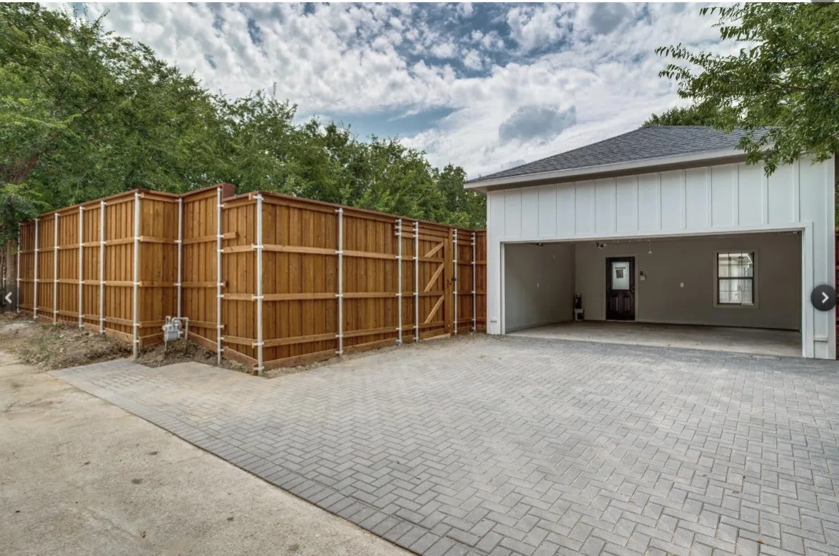Single Family Residence For Rent in Dallas County , 6811 Walnut Hill Lane, Dallas, Texas 75230, 3 Bedroom, 2 Bathroom, 2 Garage spaces, 1,607 Sqft, built in 1948, mls#21376459, Real Estate Agent in Dallas, Homes For Rent in Dallas county, Homes For Rent in Dallas, Realtor in Dallas Texas, Real Estate Brokerage Independent Realty Texas, Luminita Cordes Realtor