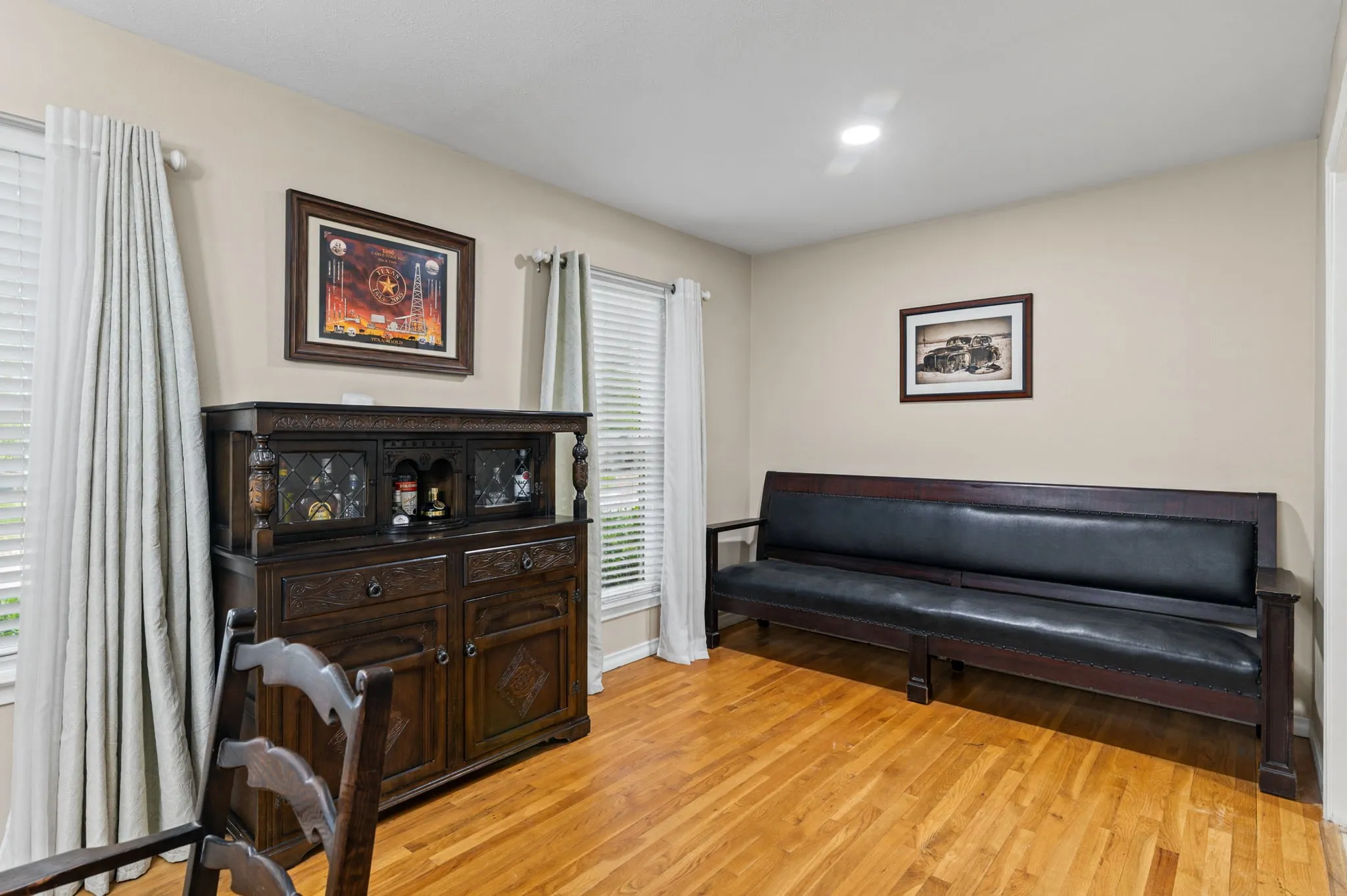 Single Family Residence For Sale in Collin County , 2630 Briarcove Drive, Plano, Texas 75074, 3 Bedroom, 2 Bathroom, 2 Garage spaces, 1,783 Sqft, built in 1968, mls#21400577, Real Estate Agent in Plano, Homes For Sale in Collin county, Homes For Sale in Plano, Realtor in Plano Texas, Real Estate Brokerage Independent Realty Texas, Luminita Cordes Realtor