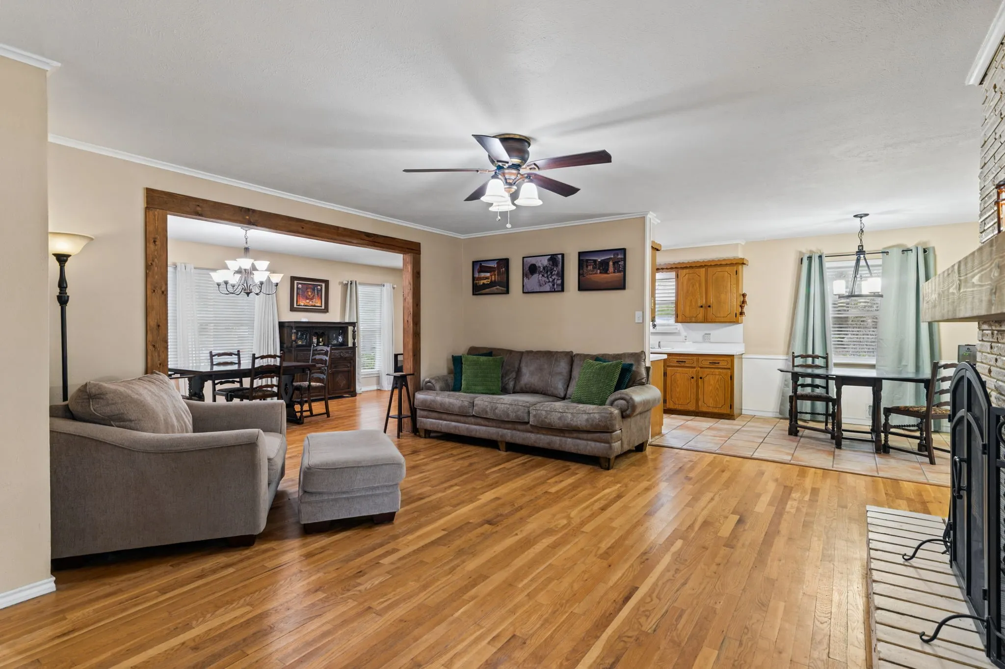 Single Family Residence For Sale in Collin County , 2630 Briarcove Drive, Plano, Texas 75074, 3 Bedroom, 2 Bathroom, 2 Garage spaces, 1,783 Sqft, built in 1968, mls#21400577, Real Estate Agent in Plano, Homes For Sale in Collin county, Homes For Sale in Plano, Realtor in Plano Texas, Real Estate Brokerage Independent Realty Texas, Luminita Cordes Realtor