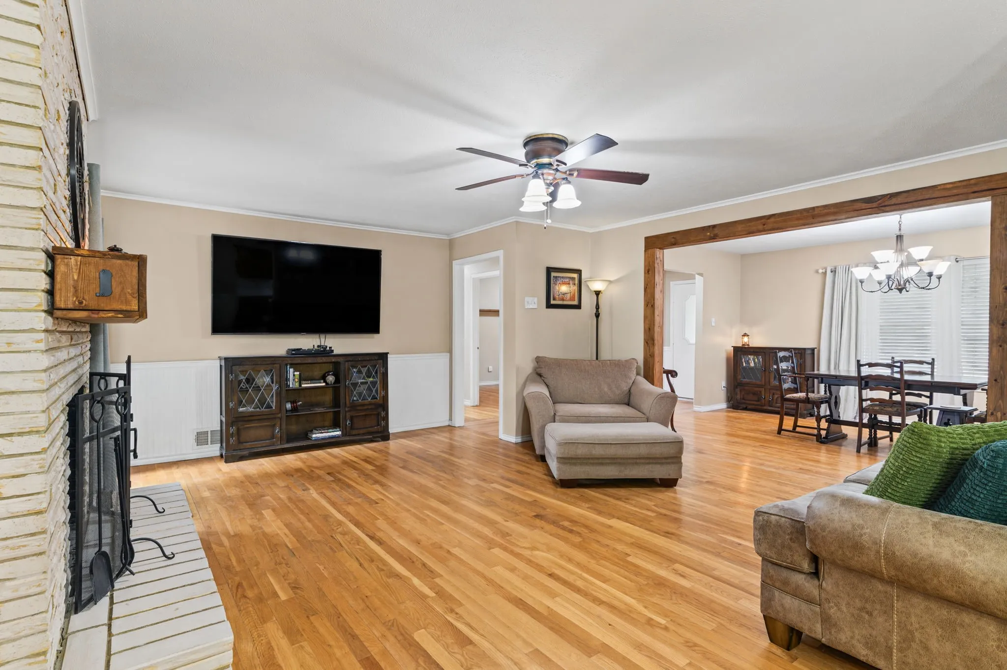 Single Family Residence For Sale in Collin County , 2630 Briarcove Drive, Plano, Texas 75074, 3 Bedroom, 2 Bathroom, 2 Garage spaces, 1,783 Sqft, built in 1968, mls#21400577, Real Estate Agent in Plano, Homes For Sale in Collin county, Homes For Sale in Plano, Realtor in Plano Texas, Real Estate Brokerage Independent Realty Texas, Luminita Cordes Realtor
