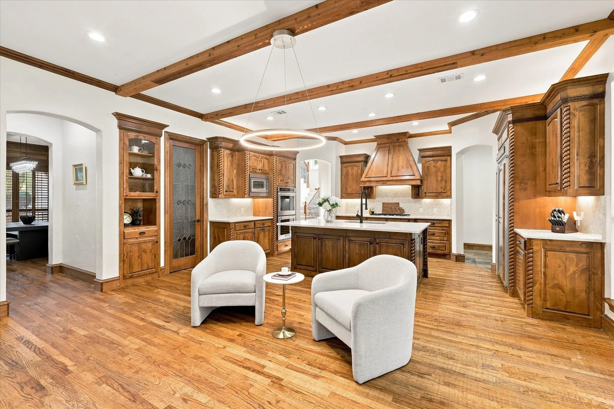Single Family Residence For Sale in Denton County , 686 Knob Hill Court, Argyle, Texas 76226, 5 Bedroom, 6 Bathroom, 4 Garage spaces, 5,683 Sqft, built in 2004, mls#21402300, Real Estate Agent in Argyle, Homes For Sale in Denton county, Homes For Sale in Argyle, Realtor in Argyle Texas, Real Estate Brokerage Independent Realty Texas, Luminita Cordes Realtor