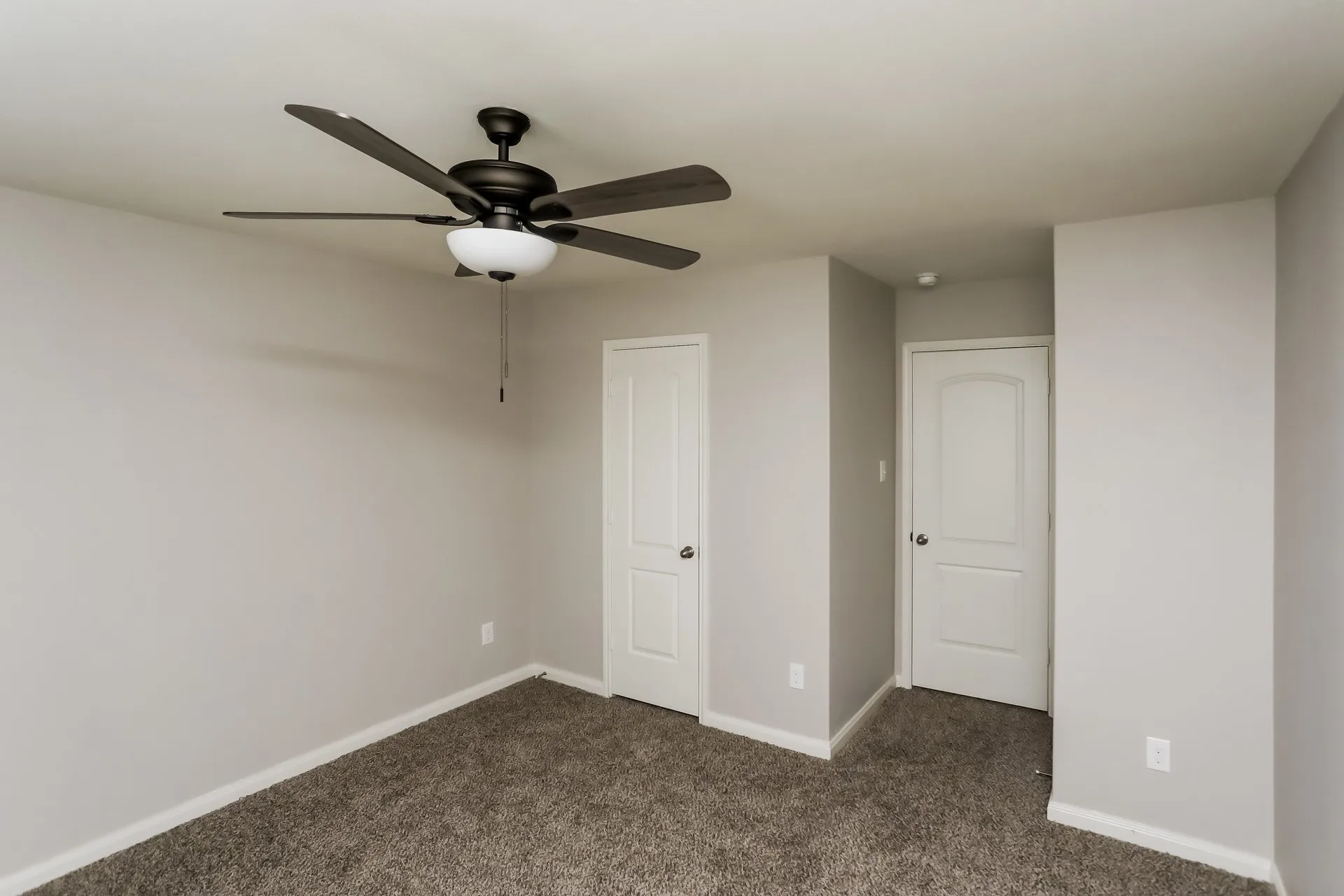 Single Family Residence For Rent in Dallas County , 1343 Barrel Drive, Dallas, Texas 75253, 4 Bedroom, 3 Bathroom, 2 Garage spaces, 2,105 Sqft, built in 2018, mls#21402608, Real Estate Agent in Dallas, Homes For Rent in Dallas county, Homes For Rent in Dallas, Realtor in Dallas Texas, Real Estate Brokerage Independent Realty Texas, Luminita Cordes Realtor