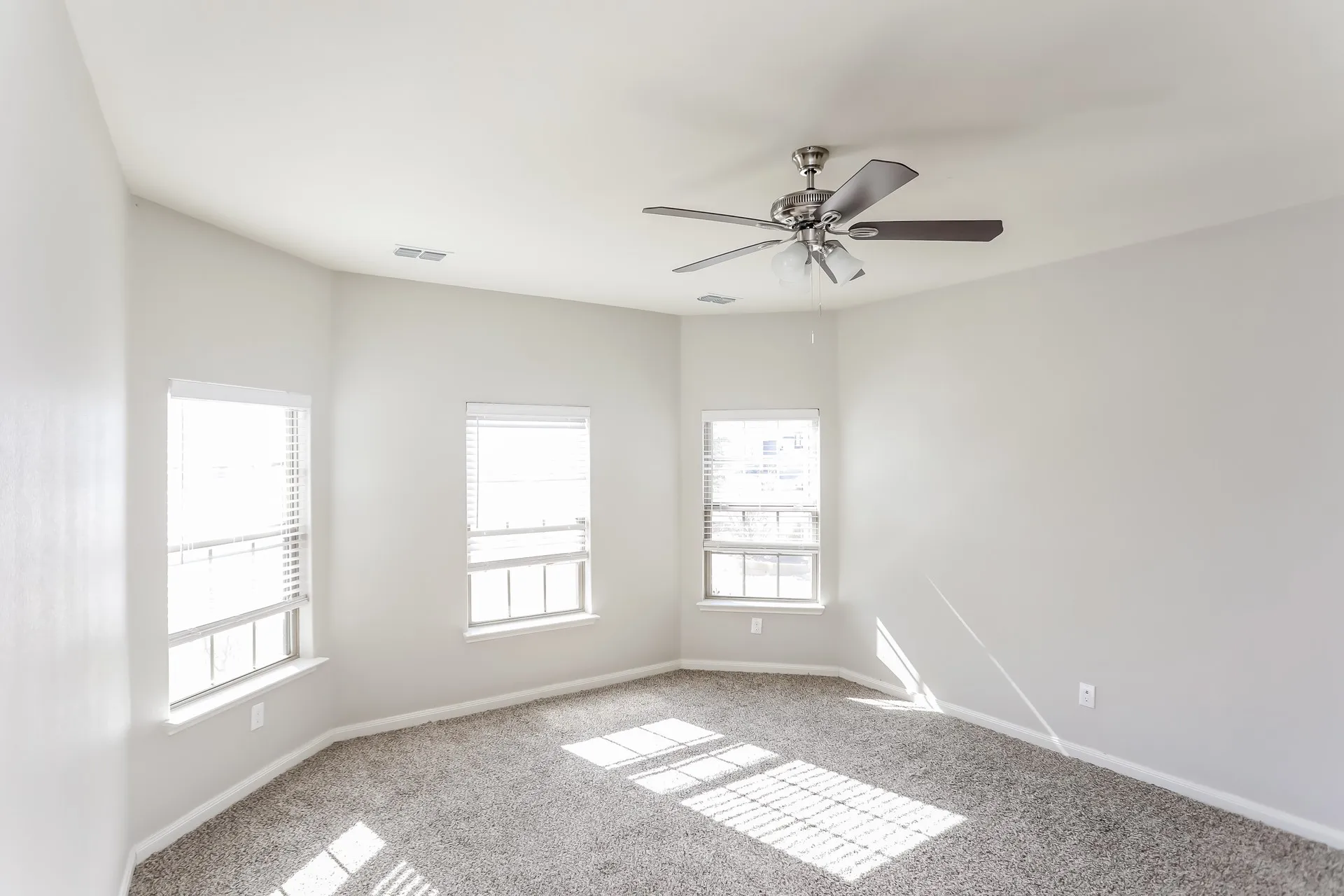 Single Family Residence For Rent in Dallas County , 1343 Barrel Drive, Dallas, Texas 75253, 4 Bedroom, 3 Bathroom, 2 Garage spaces, 2,105 Sqft, built in 2018, mls#21402608, Real Estate Agent in Dallas, Homes For Rent in Dallas county, Homes For Rent in Dallas, Realtor in Dallas Texas, Real Estate Brokerage Independent Realty Texas, Luminita Cordes Realtor