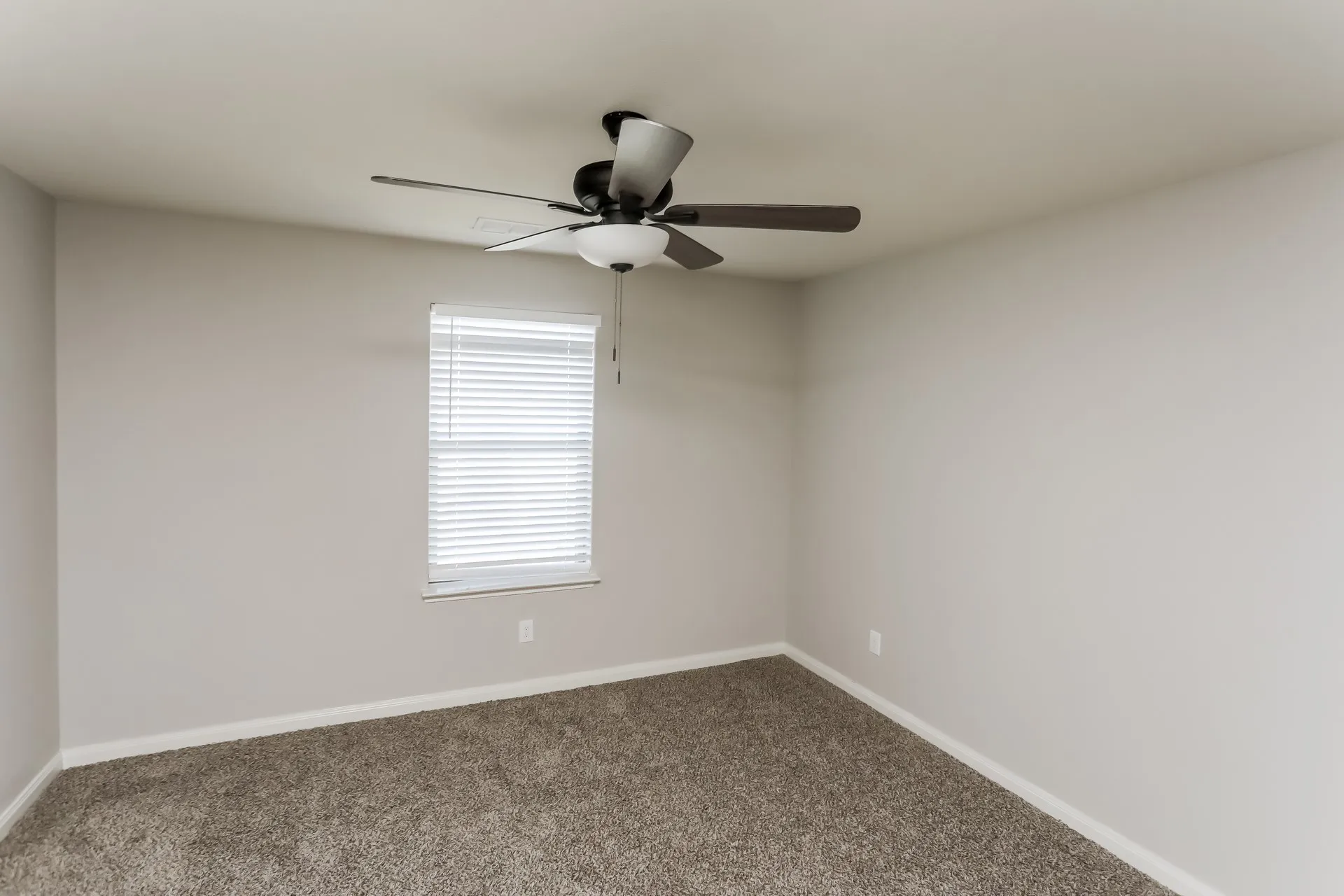 Single Family Residence For Rent in Dallas County , 1343 Barrel Drive, Dallas, Texas 75253, 4 Bedroom, 3 Bathroom, 2 Garage spaces, 2,105 Sqft, built in 2018, mls#21402608, Real Estate Agent in Dallas, Homes For Rent in Dallas county, Homes For Rent in Dallas, Realtor in Dallas Texas, Real Estate Brokerage Independent Realty Texas, Luminita Cordes Realtor