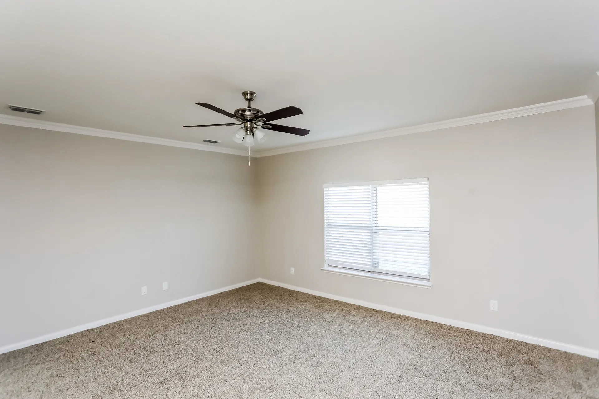 Single Family Residence For Rent in Dallas County , 1343 Barrel Drive, Dallas, Texas 75253, 4 Bedroom, 3 Bathroom, 2 Garage spaces, 2,105 Sqft, built in 2018, mls#21402608, Real Estate Agent in Dallas, Homes For Rent in Dallas county, Homes For Rent in Dallas, Realtor in Dallas Texas, Real Estate Brokerage Independent Realty Texas, Luminita Cordes Realtor