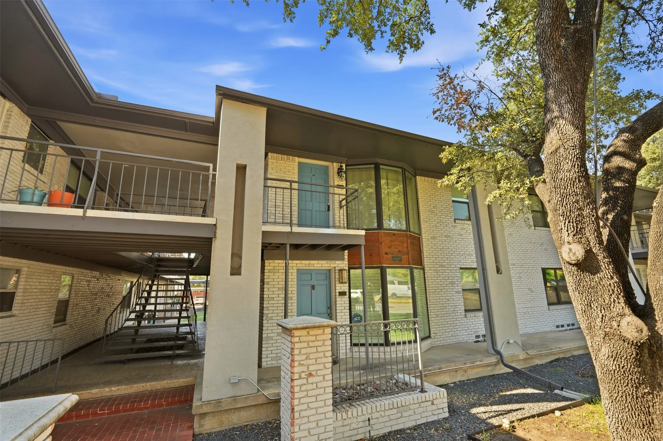 Condominium For Rent in Dallas County , 3929 Inwood Road 2021, Dallas, Texas 75209, 2 Bedroom, 2 Bathroom, Garage spaces, 953 Sqft, built in 1983, mls#21401427, Real Estate Agent in Dallas, Homes For Rent in Dallas county, Homes For Rent in Dallas, Realtor in Dallas Texas, Real Estate Brokerage Independent Realty Texas, Luminita Cordes Realtor