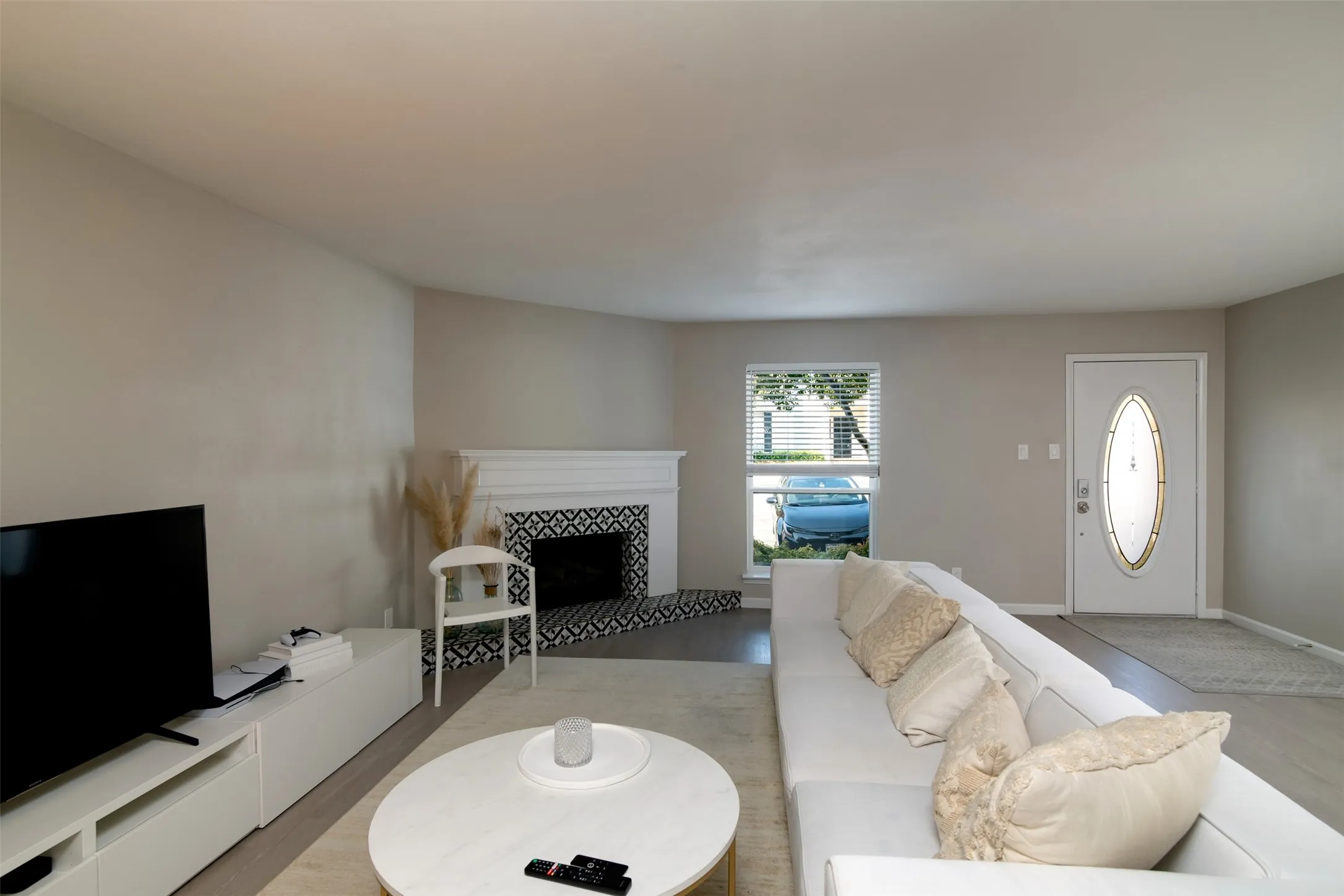 Condominium For Rent in Dallas County , 15924 Coolwood Drive 1039, Dallas, Texas 75248, 2 Bedroom, 3 Bathroom, Garage spaces, 1,376 Sqft, built in 1968, mls#21402588, Real Estate Agent in Dallas, Homes For Rent in Dallas county, Homes For Rent in Dallas, Realtor in Dallas Texas, Real Estate Brokerage Independent Realty Texas, Luminita Cordes Realtor