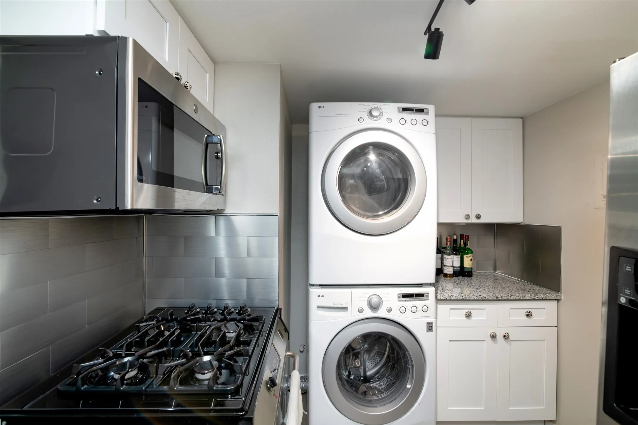 Condominium For Rent in Dallas County , 15924 Coolwood Drive 1039, Dallas, Texas 75248, 2 Bedroom, 3 Bathroom, Garage spaces, 1,376 Sqft, built in 1968, mls#21402588, Real Estate Agent in Dallas, Homes For Rent in Dallas county, Homes For Rent in Dallas, Realtor in Dallas Texas, Real Estate Brokerage Independent Realty Texas, Luminita Cordes Realtor