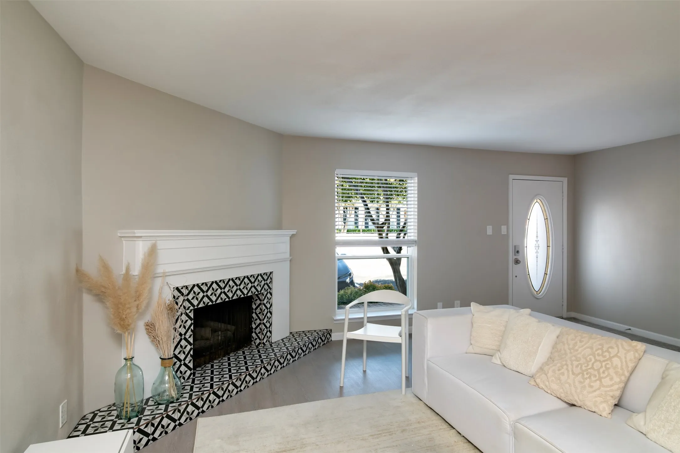 Condominium For Rent in Dallas County , 15924 Coolwood Drive 1039, Dallas, Texas 75248, 2 Bedroom, 3 Bathroom, Garage spaces, 1,376 Sqft, built in 1968, mls#21402588, Real Estate Agent in Dallas, Homes For Rent in Dallas county, Homes For Rent in Dallas, Realtor in Dallas Texas, Real Estate Brokerage Independent Realty Texas, Luminita Cordes Realtor