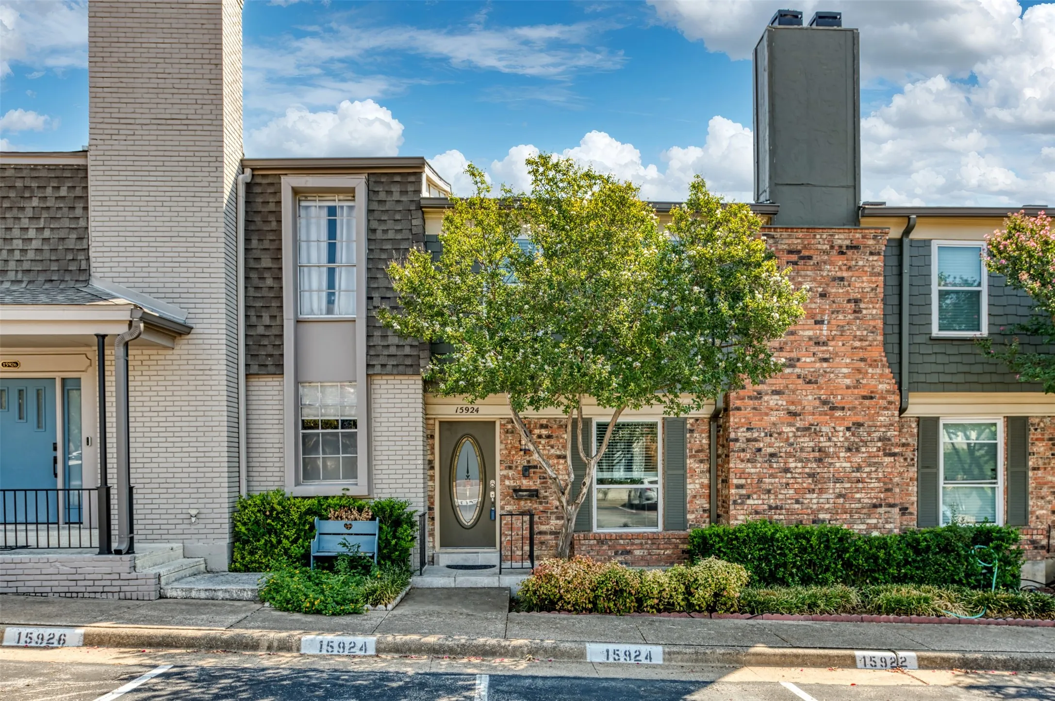 Condominium For Rent in Dallas County , 15924 Coolwood Drive 1039, Dallas, Texas 75248, 2 Bedroom, 3 Bathroom, Garage spaces, 1,376 Sqft, built in 1968, mls#21402588, Real Estate Agent in Dallas, Homes For Rent in Dallas county, Homes For Rent in Dallas, Realtor in Dallas Texas, Real Estate Brokerage Independent Realty Texas, Luminita Cordes Realtor