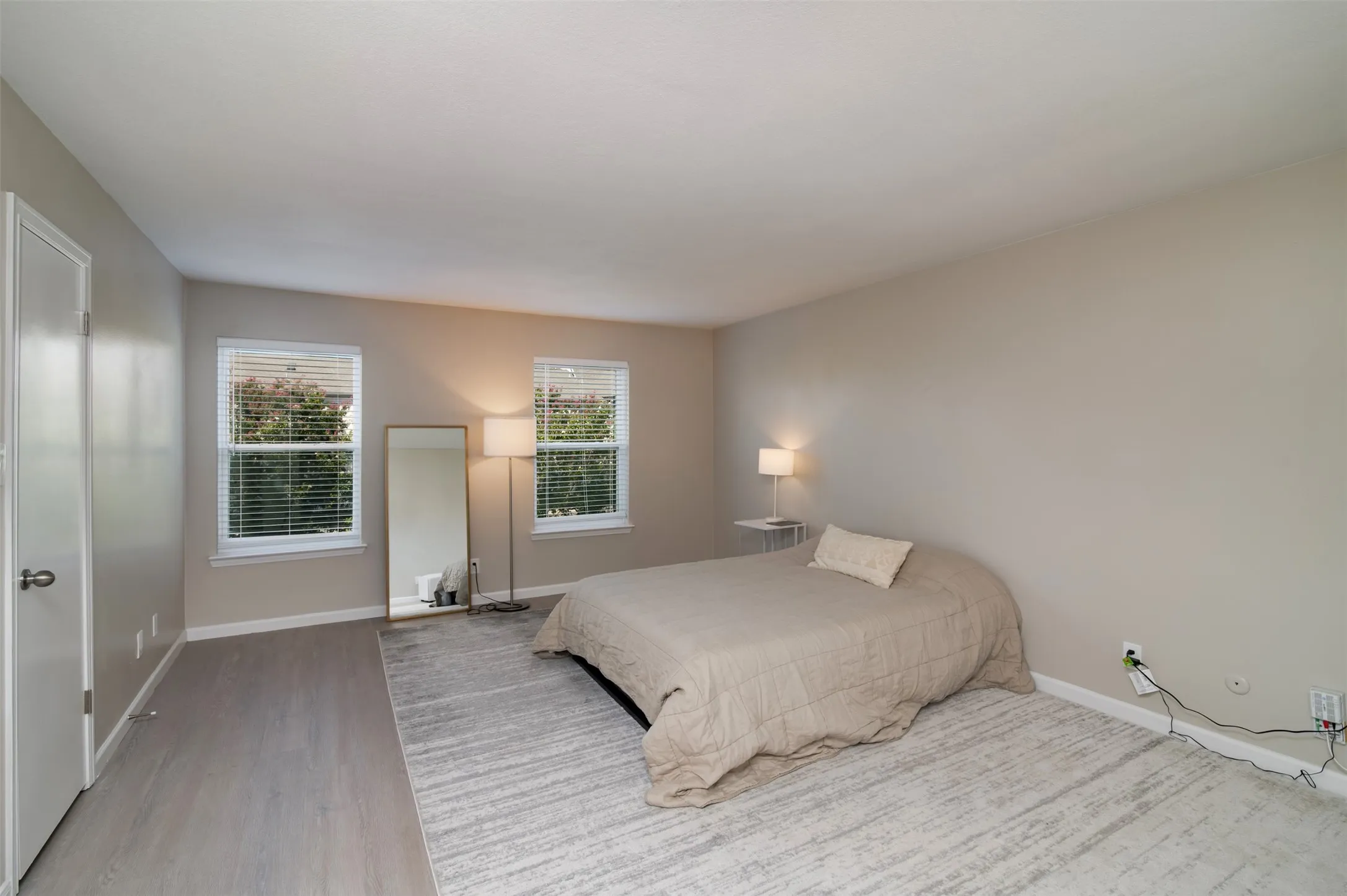 Condominium For Rent in Dallas County , 15924 Coolwood Drive 1039, Dallas, Texas 75248, 2 Bedroom, 3 Bathroom, Garage spaces, 1,376 Sqft, built in 1968, mls#21402588, Real Estate Agent in Dallas, Homes For Rent in Dallas county, Homes For Rent in Dallas, Realtor in Dallas Texas, Real Estate Brokerage Independent Realty Texas, Luminita Cordes Realtor