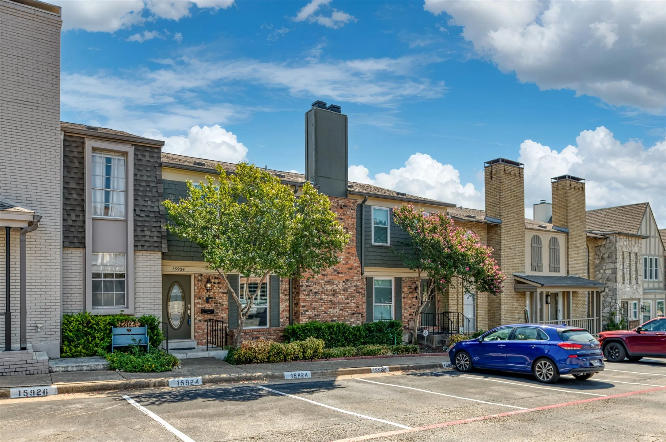 Condominium For Rent in Dallas County , 15924 Coolwood Drive 1039, Dallas, Texas 75248, 2 Bedroom, 3 Bathroom, Garage spaces, 1,376 Sqft, built in 1968, mls#21402588, Real Estate Agent in Dallas, Homes For Rent in Dallas county, Homes For Rent in Dallas, Realtor in Dallas Texas, Real Estate Brokerage Independent Realty Texas, Luminita Cordes Realtor