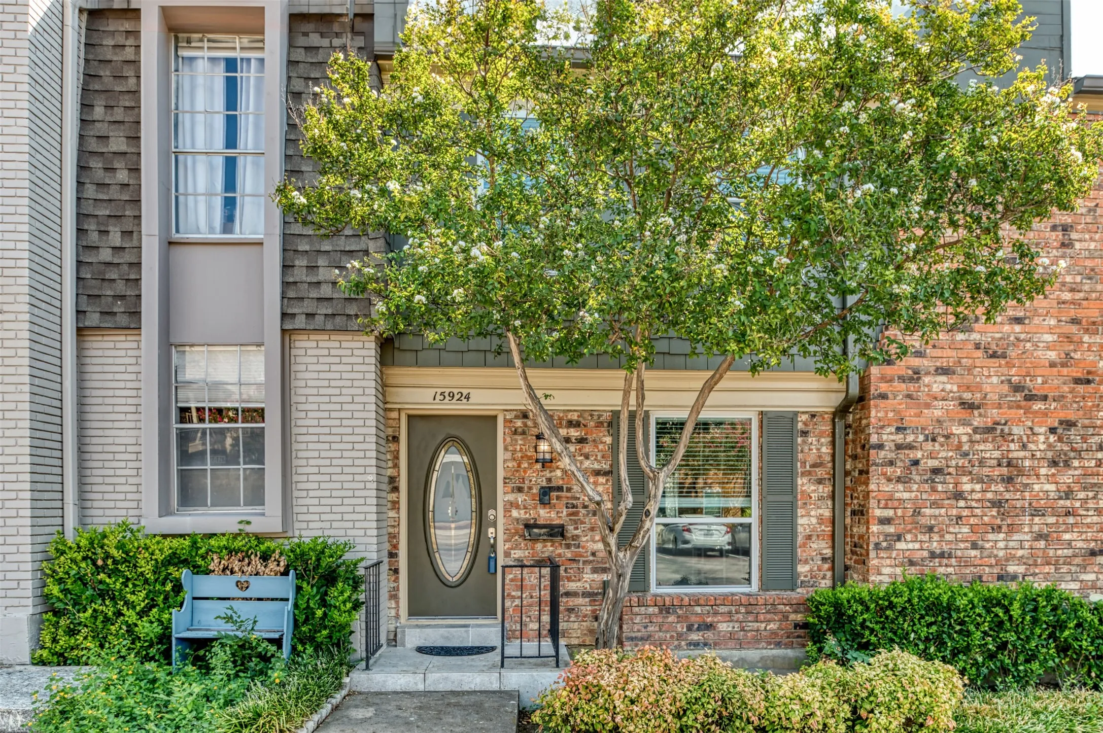 Condominium For Rent in Dallas County , 15924 Coolwood Drive 1039, Dallas, Texas 75248, 2 Bedroom, 3 Bathroom, Garage spaces, 1,376 Sqft, built in 1968, mls#21402588, Real Estate Agent in Dallas, Homes For Rent in Dallas county, Homes For Rent in Dallas, Realtor in Dallas Texas, Real Estate Brokerage Independent Realty Texas, Luminita Cordes Realtor