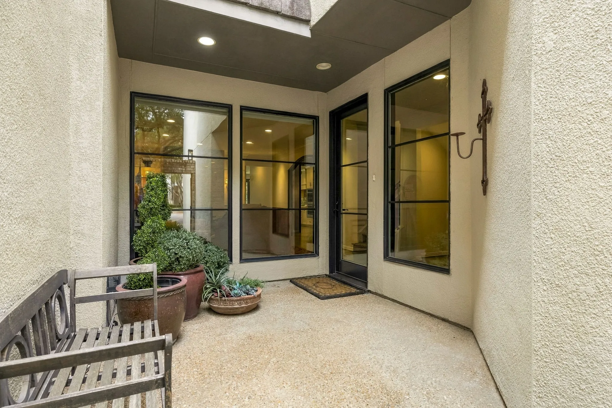 Townhouse For Sale in Dallas County , 4205 Tomberra Way, Dallas, Texas 75220, 3 Bedroom, 3 Bathroom, 2 Garage spaces, 2,718 Sqft, built in 1994, mls#21402606, Real Estate Agent in Dallas, Homes For Sale in Dallas county, Homes For Sale in Dallas, Realtor in Dallas Texas, Real Estate Brokerage Independent Realty Texas, Luminita Cordes Realtor