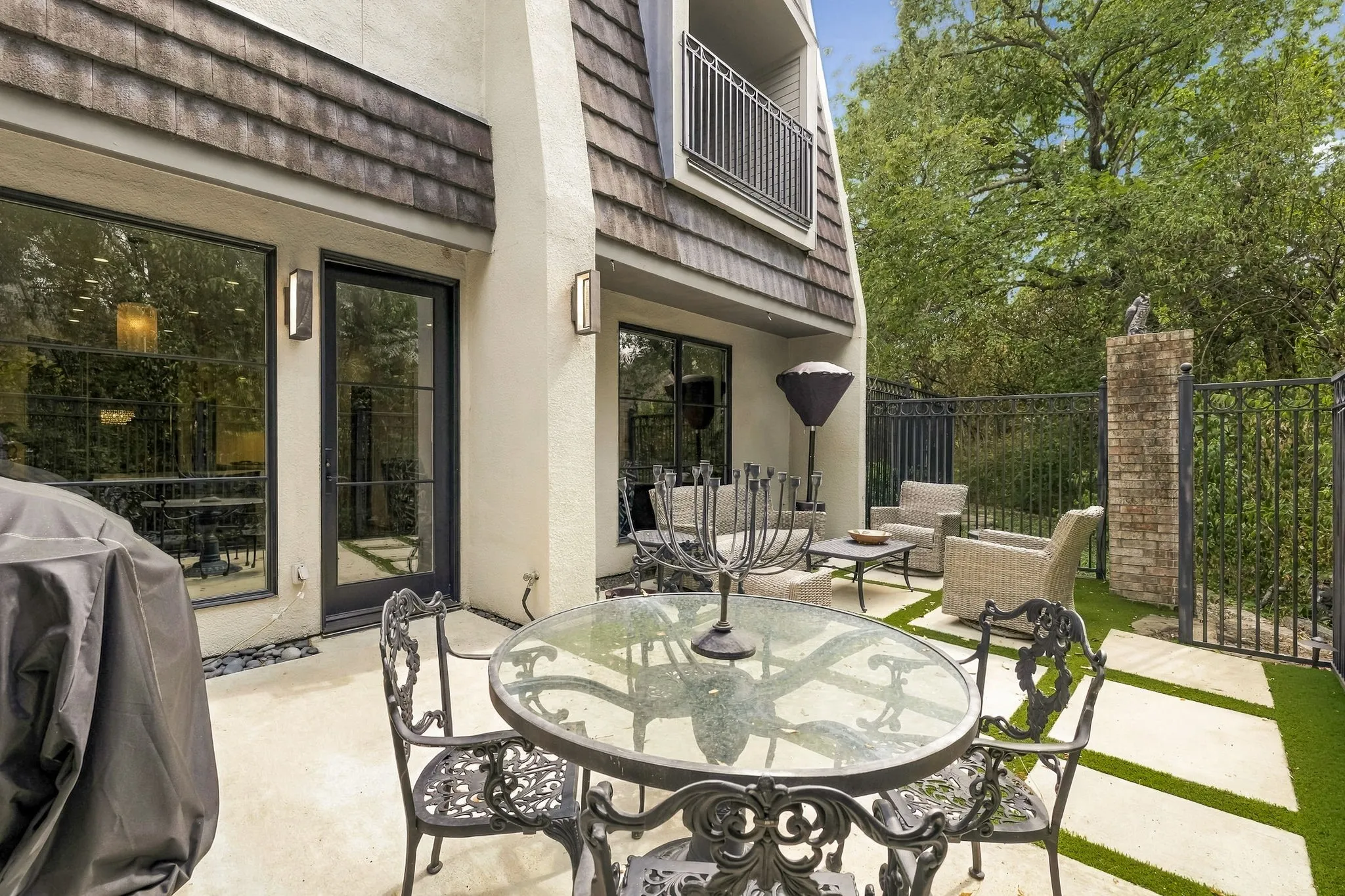 Townhouse For Sale in Dallas County , 4205 Tomberra Way, Dallas, Texas 75220, 3 Bedroom, 3 Bathroom, 2 Garage spaces, 2,718 Sqft, built in 1994, mls#21402606, Real Estate Agent in Dallas, Homes For Sale in Dallas county, Homes For Sale in Dallas, Realtor in Dallas Texas, Real Estate Brokerage Independent Realty Texas, Luminita Cordes Realtor