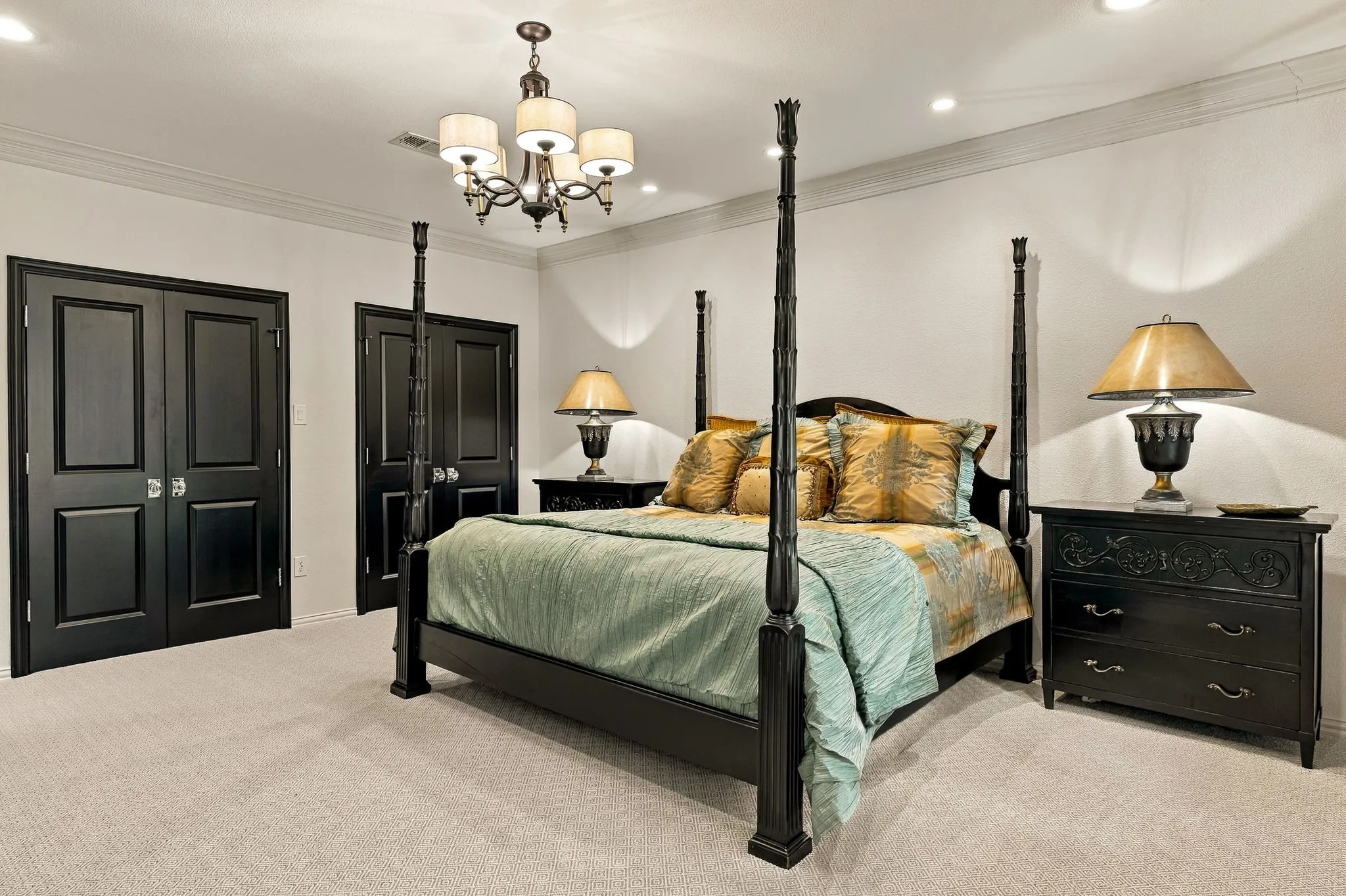 Townhouse For Sale in Dallas County , 4205 Tomberra Way, Dallas, Texas 75220, 3 Bedroom, 3 Bathroom, 2 Garage spaces, 2,718 Sqft, built in 1994, mls#21402606, Real Estate Agent in Dallas, Homes For Sale in Dallas county, Homes For Sale in Dallas, Realtor in Dallas Texas, Real Estate Brokerage Independent Realty Texas, Luminita Cordes Realtor