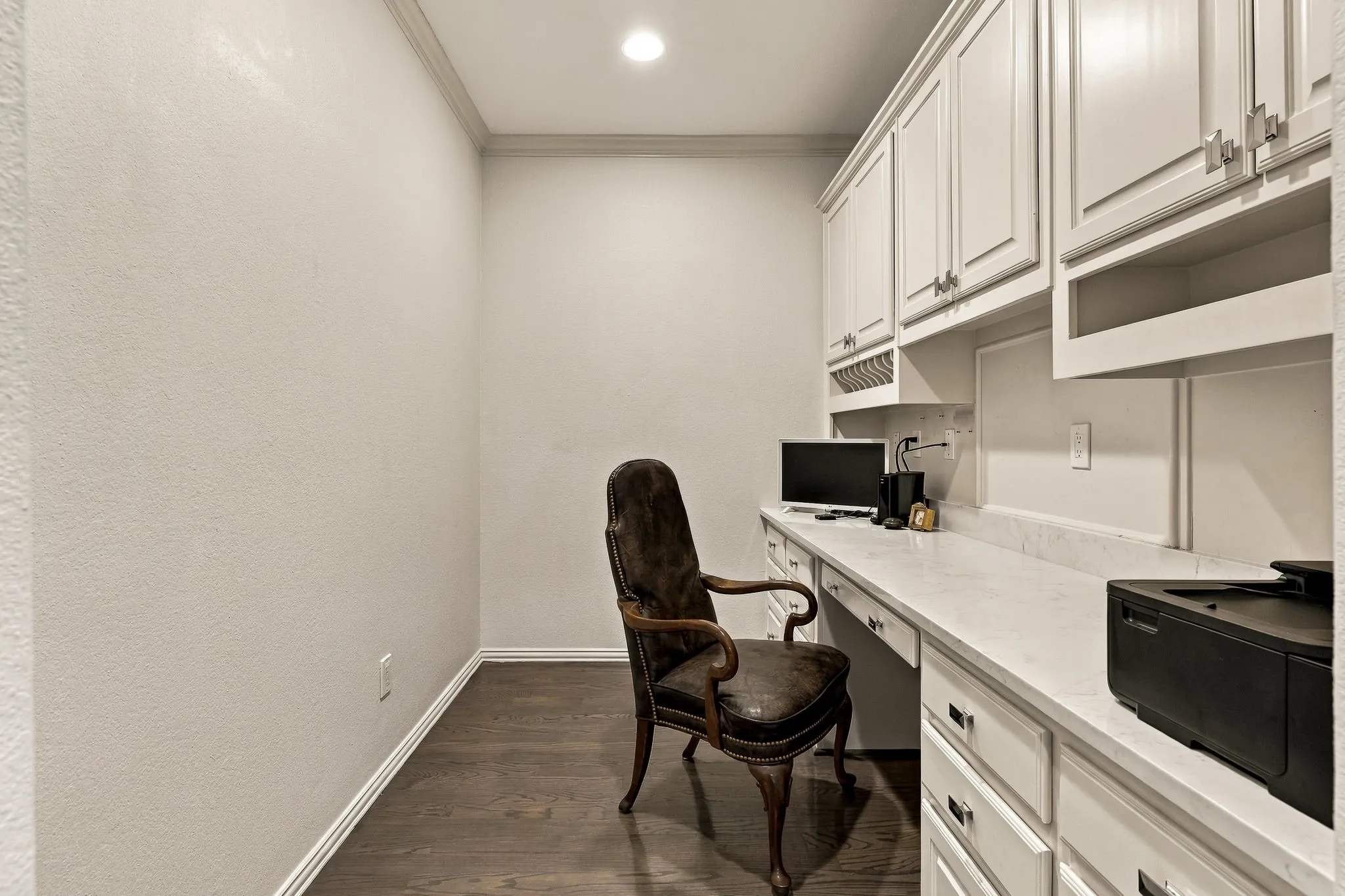 Townhouse For Sale in Dallas County , 4205 Tomberra Way, Dallas, Texas 75220, 3 Bedroom, 3 Bathroom, 2 Garage spaces, 2,718 Sqft, built in 1994, mls#21402606, Real Estate Agent in Dallas, Homes For Sale in Dallas county, Homes For Sale in Dallas, Realtor in Dallas Texas, Real Estate Brokerage Independent Realty Texas, Luminita Cordes Realtor