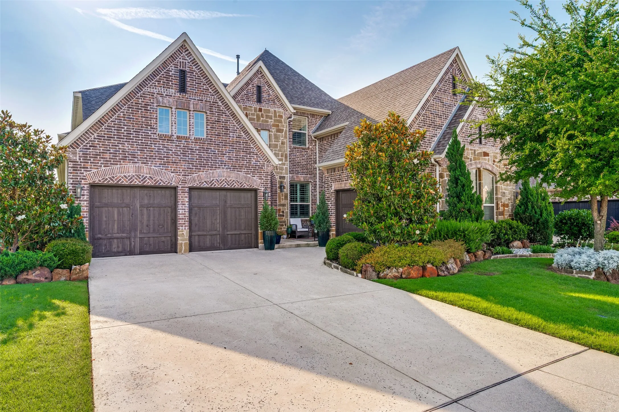 Single Family Residence For Sale in Collin County , 2144 Nassau Drive, Mc Kinney, Texas 75071, 5 Bedroom, 5 Bathroom, 3 Garage spaces, 4,186 Sqft, built in 2018, mls#21402594, Real Estate Agent in Mc Kinney, Homes For Sale in Collin county, Homes For Sale in Mc Kinney, Realtor in Mc Kinney Texas, Real Estate Brokerage Independent Realty Texas, Luminita Cordes Realtor