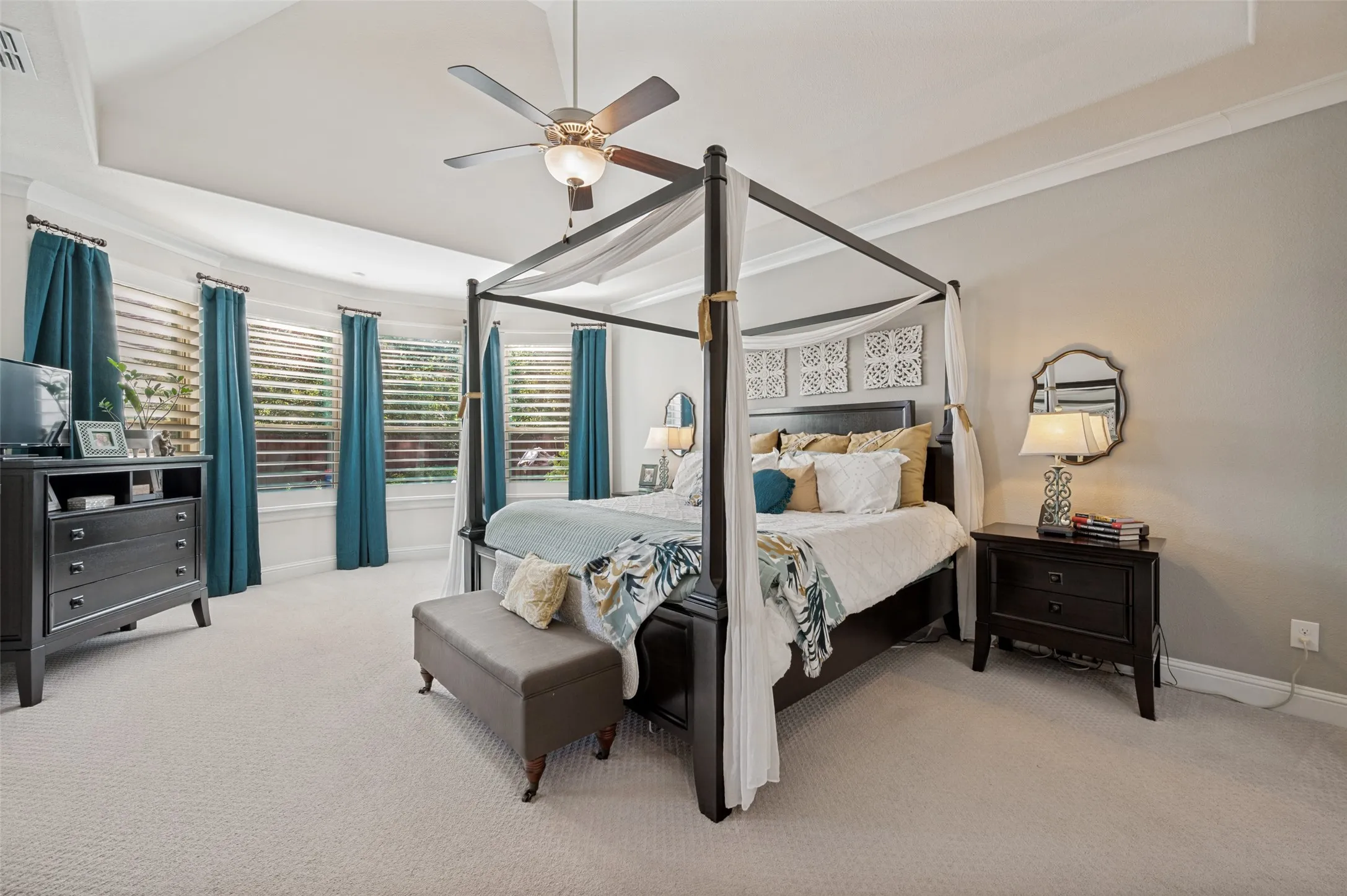 Single Family Residence For Sale in Collin County , 2144 Nassau Drive, Mc Kinney, Texas 75071, 5 Bedroom, 5 Bathroom, 3 Garage spaces, 4,186 Sqft, built in 2018, mls#21402594, Real Estate Agent in Mc Kinney, Homes For Sale in Collin county, Homes For Sale in Mc Kinney, Realtor in Mc Kinney Texas, Real Estate Brokerage Independent Realty Texas, Luminita Cordes Realtor