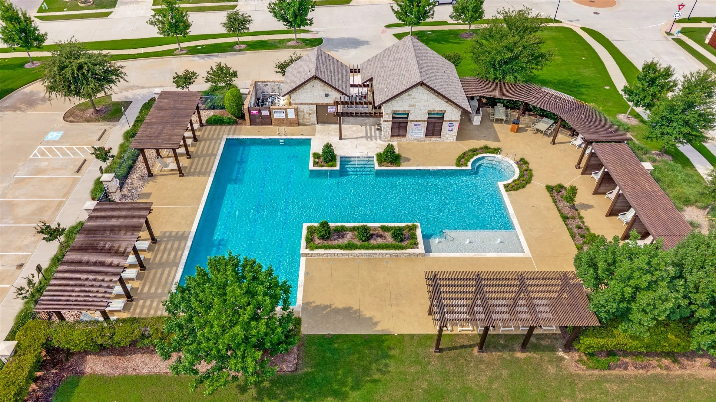 Single Family Residence For Sale in Collin County , 2144 Nassau Drive, Mc Kinney, Texas 75071, 5 Bedroom, 5 Bathroom, 3 Garage spaces, 4,186 Sqft, built in 2018, mls#21402594, Real Estate Agent in Mc Kinney, Homes For Sale in Collin county, Homes For Sale in Mc Kinney, Realtor in Mc Kinney Texas, Real Estate Brokerage Independent Realty Texas, Luminita Cordes Realtor