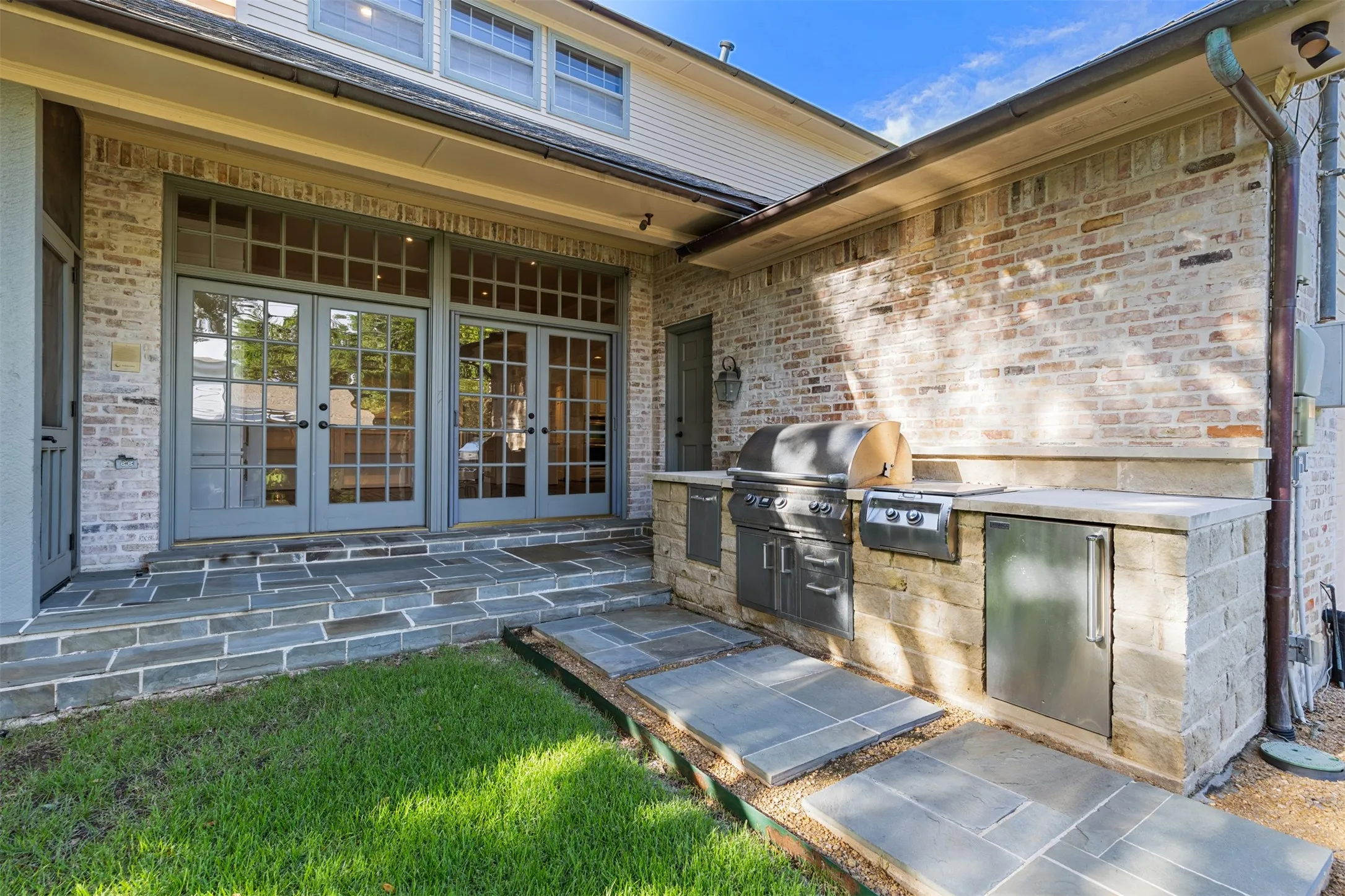 Single Family Residence For Rent in Dallas County , 3909 Greenbrier Drive, University Park, Texas 75225, 5 Bedroom, 5 Bathroom, 2 Garage spaces, 5,652 Sqft, built in 1982, mls#21402137, Real Estate Agent in University Park, Homes For Rent in Dallas county, Homes For Rent in University Park, Realtor in University Park Texas, Real Estate Brokerage Independent Realty Texas, Luminita Cordes Realtor