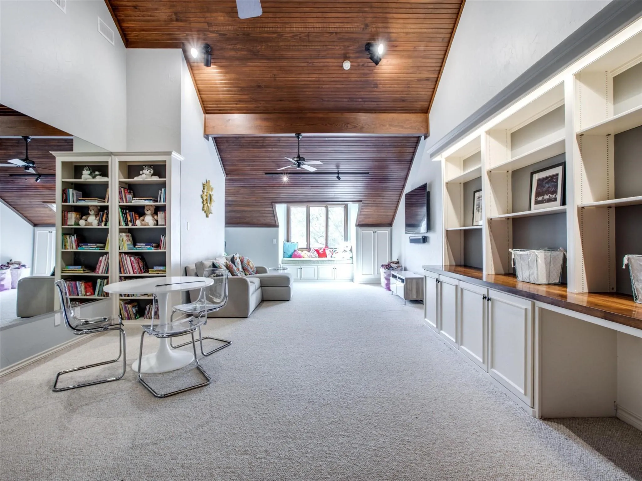 Single Family Residence For Rent in Dallas County , 3909 Greenbrier Drive, University Park, Texas 75225, 5 Bedroom, 5 Bathroom, 2 Garage spaces, 5,652 Sqft, built in 1982, mls#21402137, Real Estate Agent in University Park, Homes For Rent in Dallas county, Homes For Rent in University Park, Realtor in University Park Texas, Real Estate Brokerage Independent Realty Texas, Luminita Cordes Realtor