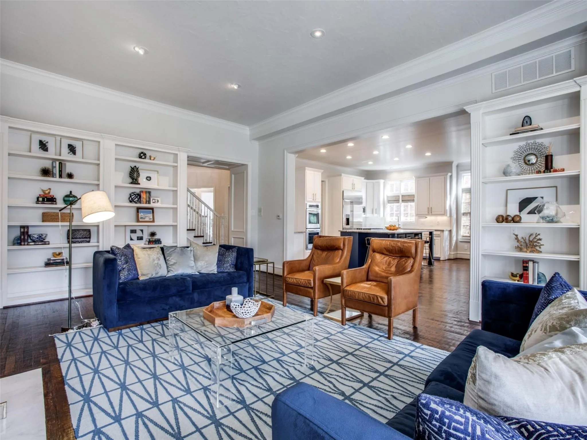 Single Family Residence For Rent in Dallas County , 3909 Greenbrier Drive, University Park, Texas 75225, 5 Bedroom, 5 Bathroom, 2 Garage spaces, 5,652 Sqft, built in 1982, mls#21402137, Real Estate Agent in University Park, Homes For Rent in Dallas county, Homes For Rent in University Park, Realtor in University Park Texas, Real Estate Brokerage Independent Realty Texas, Luminita Cordes Realtor
