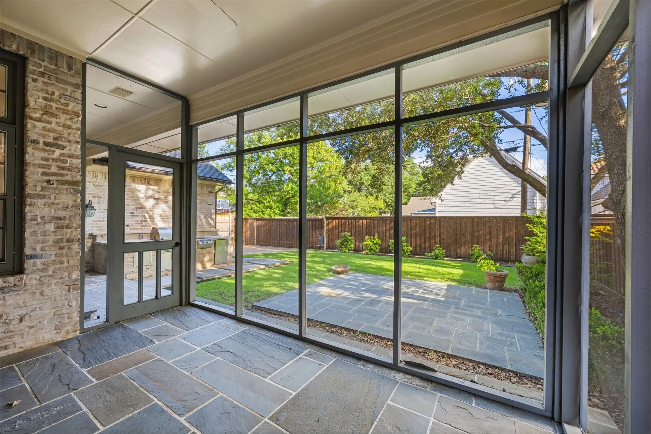 Single Family Residence For Rent in Dallas County , 3909 Greenbrier Drive, University Park, Texas 75225, 5 Bedroom, 5 Bathroom, 2 Garage spaces, 5,652 Sqft, built in 1982, mls#21402137, Real Estate Agent in University Park, Homes For Rent in Dallas county, Homes For Rent in University Park, Realtor in University Park Texas, Real Estate Brokerage Independent Realty Texas, Luminita Cordes Realtor