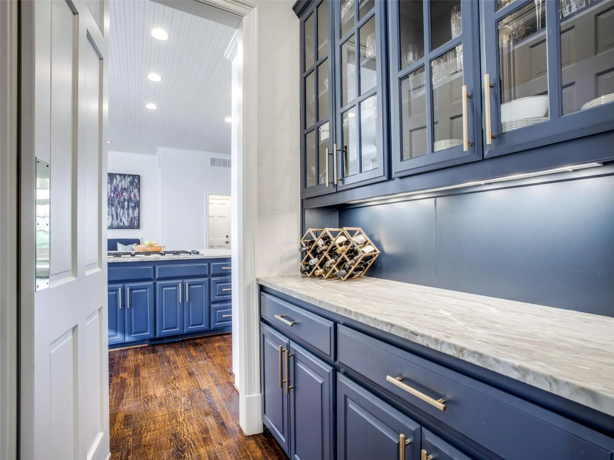 Single Family Residence For Rent in Dallas County , 3909 Greenbrier Drive, University Park, Texas 75225, 5 Bedroom, 5 Bathroom, 2 Garage spaces, 5,652 Sqft, built in 1982, mls#21402137, Real Estate Agent in University Park, Homes For Rent in Dallas county, Homes For Rent in University Park, Realtor in University Park Texas, Real Estate Brokerage Independent Realty Texas, Luminita Cordes Realtor