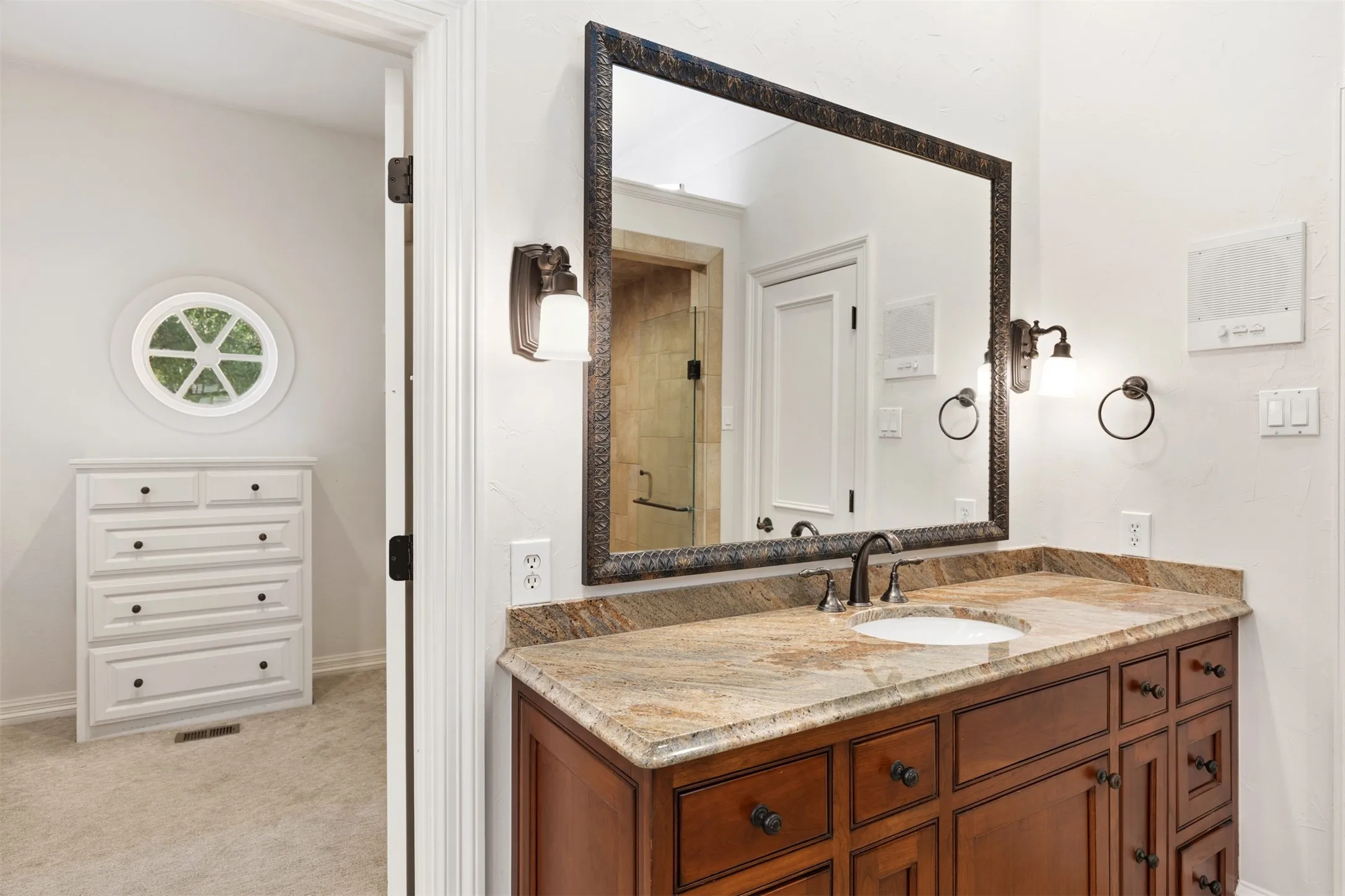 Single Family Residence For Rent in Dallas County , 3909 Greenbrier Drive, University Park, Texas 75225, 5 Bedroom, 5 Bathroom, 2 Garage spaces, 5,652 Sqft, built in 1982, mls#21402137, Real Estate Agent in University Park, Homes For Rent in Dallas county, Homes For Rent in University Park, Realtor in University Park Texas, Real Estate Brokerage Independent Realty Texas, Luminita Cordes Realtor