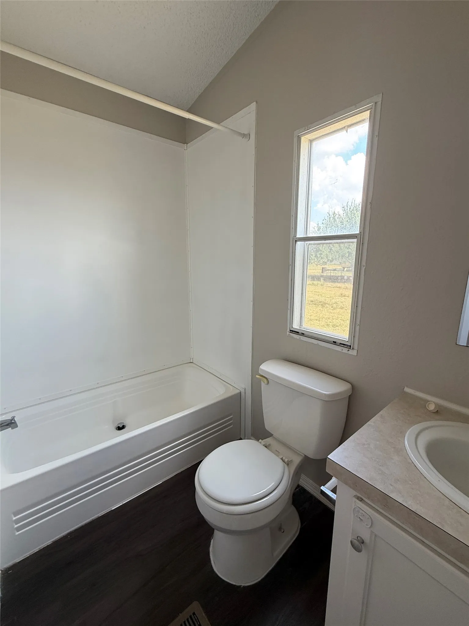 Mobile Home For Sale in Johnson County , 4116 Cherry Ridge Lane, Joshua, Texas 76058, 3 Bedroom, 2 Bathroom, 2 Garage spaces, 1,456 Sqft, built in 2000, mls#21402607, Real Estate Agent in Joshua, Homes For Sale in Johnson county, Homes For Sale in Joshua, Realtor in Joshua Texas, Real Estate Brokerage Independent Realty Texas, Luminita Cordes Realtor