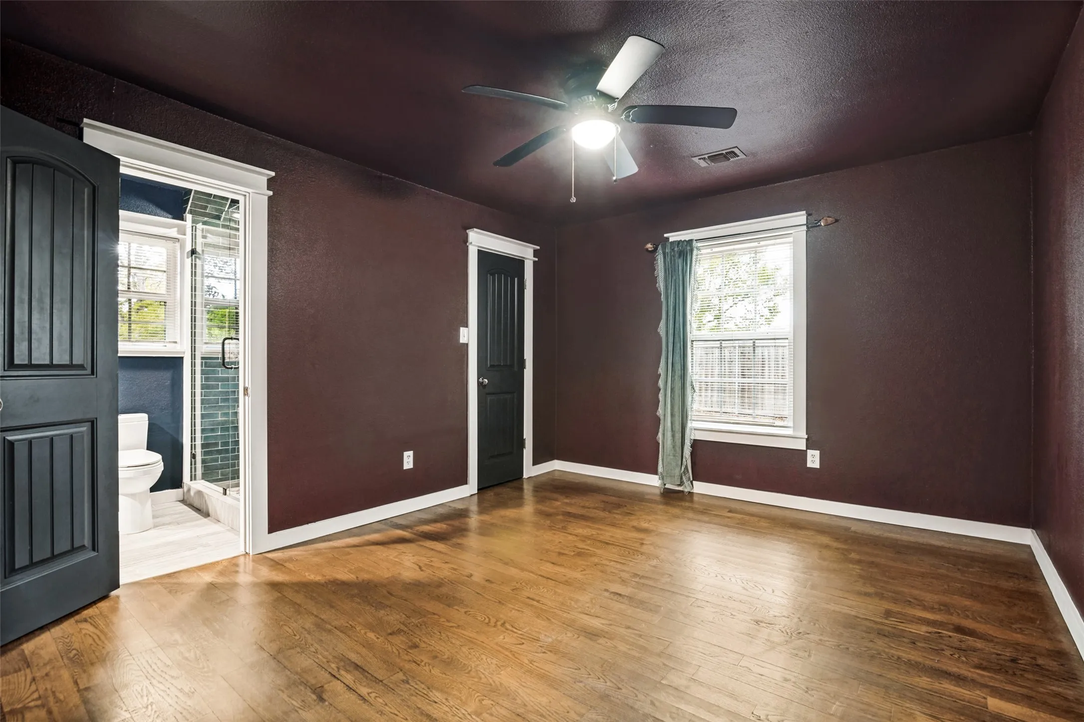 Single Family Residence For Rent in Rockwall County , 406 N Alamo Road, Rockwall, Texas 75087, 3 Bedroom, 2 Bathroom, 1 Garage spaces, 1,296 Sqft, built in 1980, mls#21402461, Real Estate Agent in Rockwall, Homes For Rent in Rockwall county, Homes For Rent in Rockwall, Realtor in Rockwall Texas, Real Estate Brokerage Independent Realty Texas, Luminita Cordes Realtor