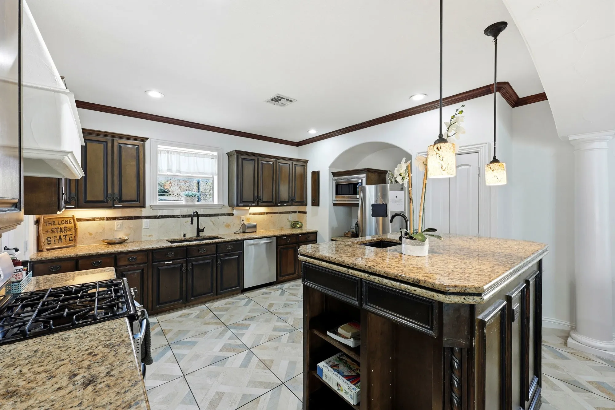 Kitchen on level 2