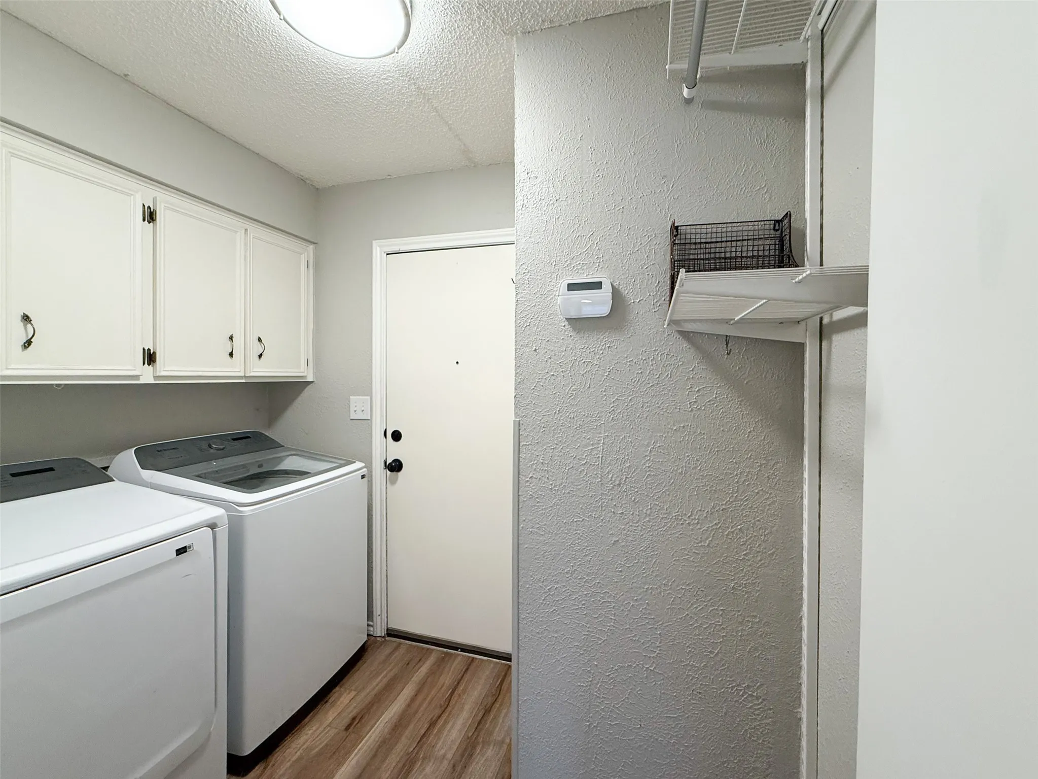 Single Family Residence For Sale in Denton County , 1605 Brighton Drive, Carrollton, Texas 75007, 3 Bedroom, 2 Bathroom, 2 Garage spaces, 1,726 Sqft, built in 1983, mls#21401564, Real Estate Agent in Carrollton, Homes For Sale in Denton county, Homes For Sale in Carrollton, Realtor in Carrollton Texas, Real Estate Brokerage Independent Realty Texas, Luminita Cordes Realtor