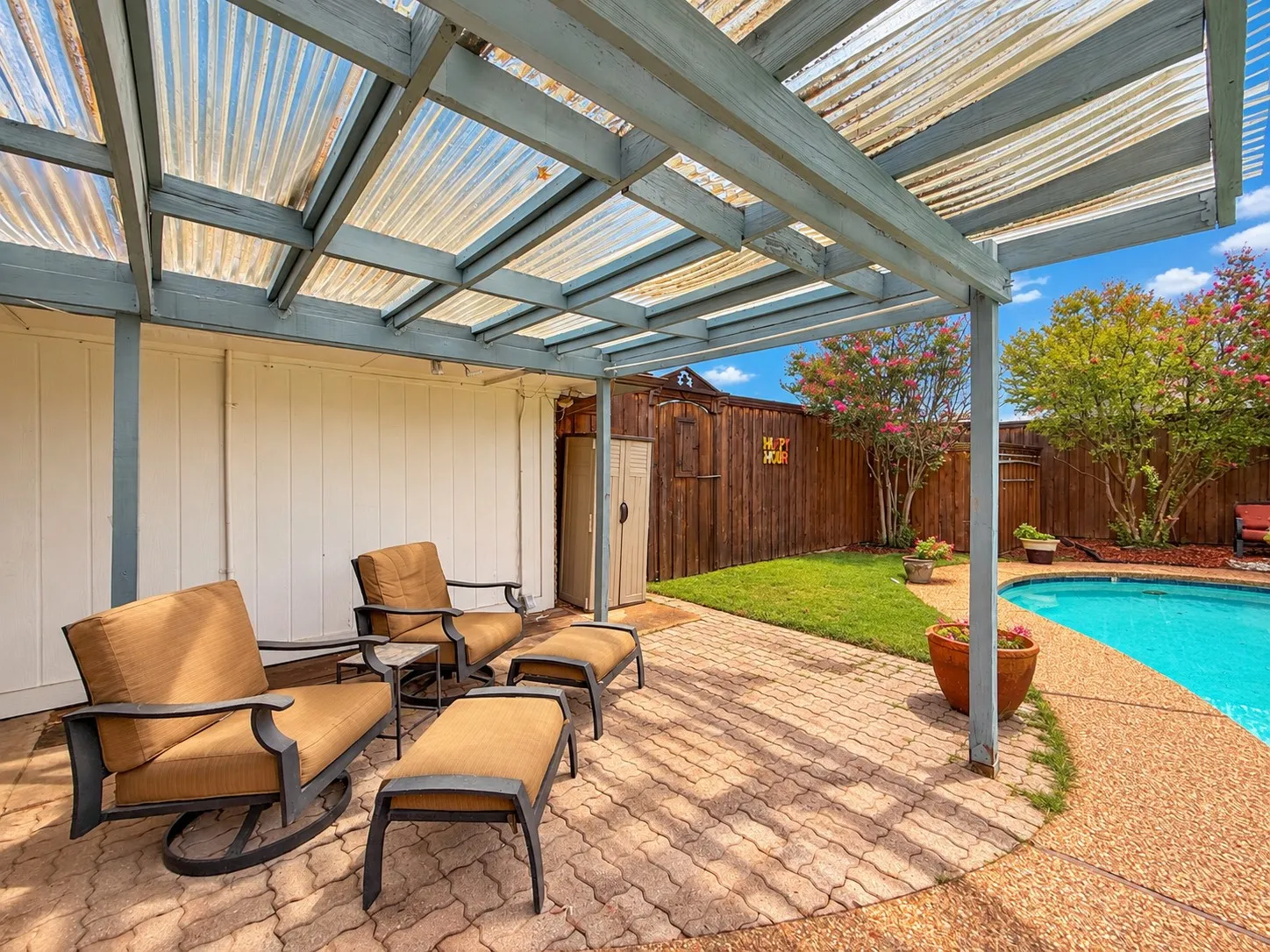 Single Family Residence For Sale in Denton County , 1605 Brighton Drive, Carrollton, Texas 75007, 3 Bedroom, 2 Bathroom, 2 Garage spaces, 1,726 Sqft, built in 1983, mls#21401564, Real Estate Agent in Carrollton, Homes For Sale in Denton county, Homes For Sale in Carrollton, Realtor in Carrollton Texas, Real Estate Brokerage Independent Realty Texas, Luminita Cordes Realtor