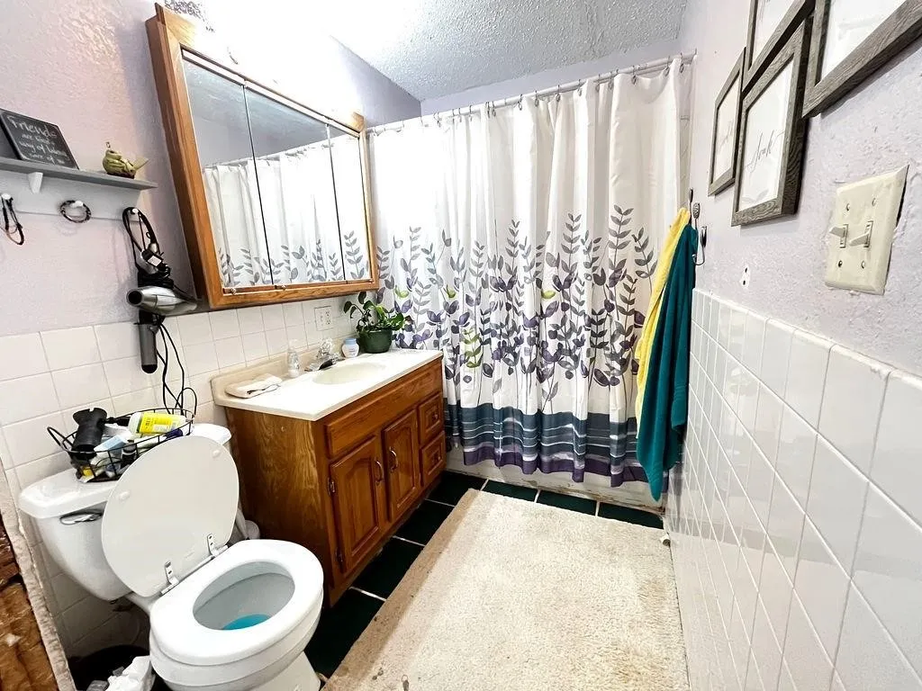 Single Family Residence For Sale in Coleman County , 1100 W Walnut Street, Coleman, Texas 76834, 4 Bedroom, 3 Bathroom, 2 Garage spaces, 1,719 Sqft, built in 1930, mls#21400148, Real Estate Agent in Coleman, Homes For Sale in Coleman county, Homes For Sale in Coleman, Realtor in Coleman Texas, Real Estate Brokerage Independent Realty Texas, Luminita Cordes Realtor