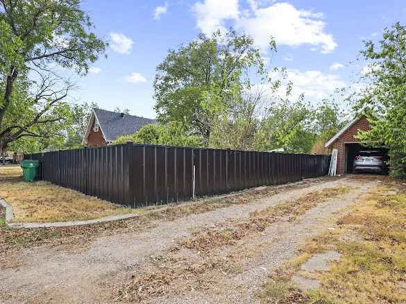 Single Family Residence For Sale in Coleman County , 1100 W Walnut Street, Coleman, Texas 76834, 4 Bedroom, 3 Bathroom, 2 Garage spaces, 1,719 Sqft, built in 1930, mls#21400148, Real Estate Agent in Coleman, Homes For Sale in Coleman county, Homes For Sale in Coleman, Realtor in Coleman Texas, Real Estate Brokerage Independent Realty Texas, Luminita Cordes Realtor