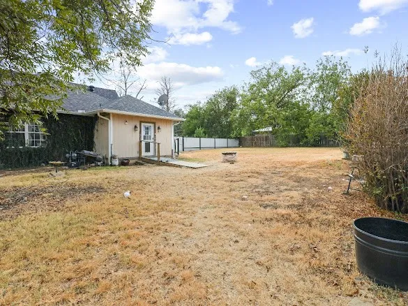 Single Family Residence For Sale in Coleman County , 1100 W Walnut Street, Coleman, Texas 76834, 4 Bedroom, 3 Bathroom, 2 Garage spaces, 1,719 Sqft, built in 1930, mls#21400148, Real Estate Agent in Coleman, Homes For Sale in Coleman county, Homes For Sale in Coleman, Realtor in Coleman Texas, Real Estate Brokerage Independent Realty Texas, Luminita Cordes Realtor