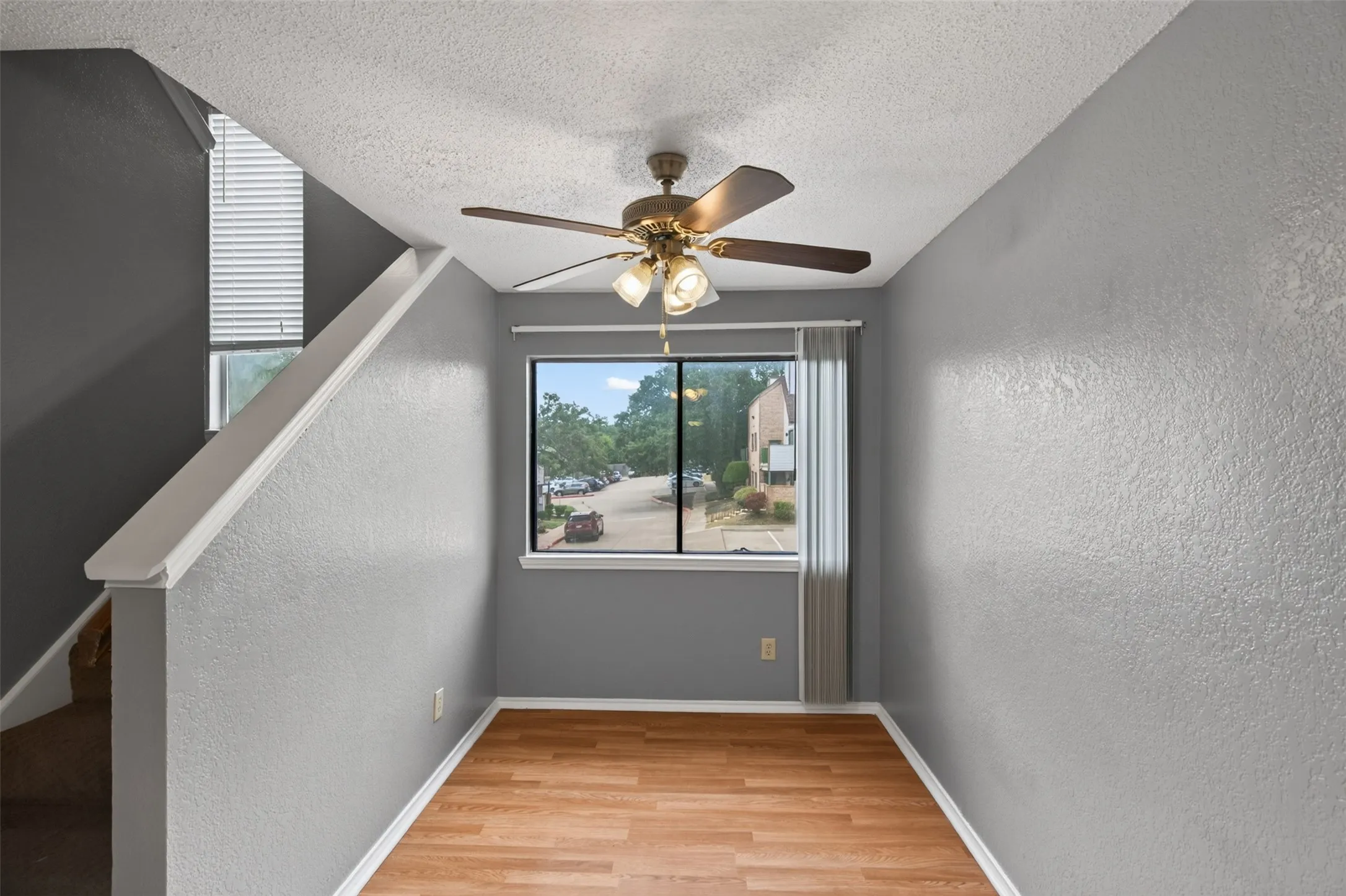 Condominium For Sale in Tarrant County , 2301 Balsam Drive M210, Arlington, Texas 76006, 2 Bedroom, 2 Bathroom, Garage spaces, 1,031 Sqft, built in 1983, mls#21399519, Real Estate Agent in Arlington, Homes For Sale in Tarrant county, Homes For Sale in Arlington, Realtor in Arlington Texas, Real Estate Brokerage Independent Realty Texas, Luminita Cordes Realtor