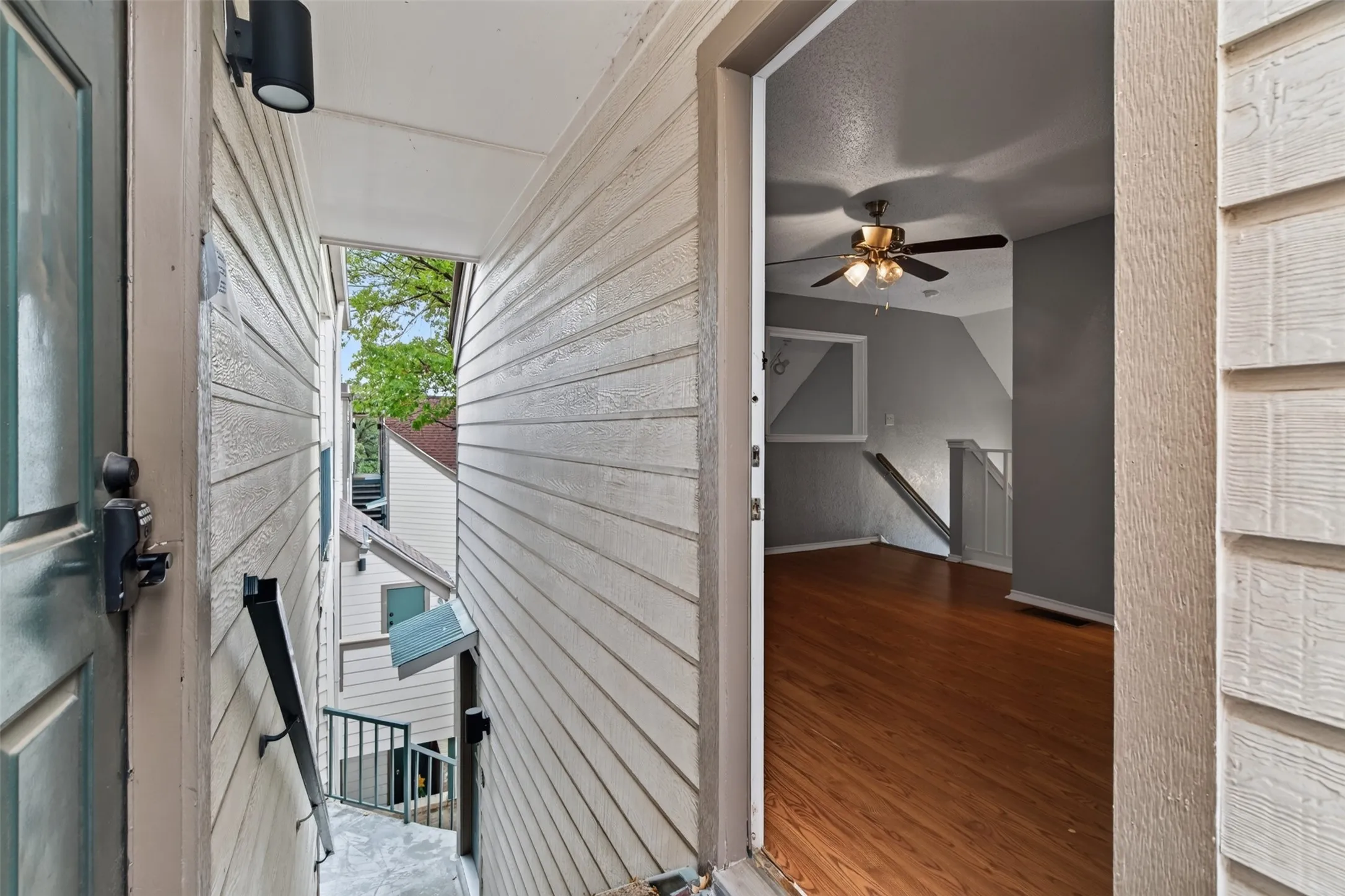 Condominium For Sale in Tarrant County , 2301 Balsam Drive M210, Arlington, Texas 76006, 2 Bedroom, 2 Bathroom, Garage spaces, 1,031 Sqft, built in 1983, mls#21399519, Real Estate Agent in Arlington, Homes For Sale in Tarrant county, Homes For Sale in Arlington, Realtor in Arlington Texas, Real Estate Brokerage Independent Realty Texas, Luminita Cordes Realtor