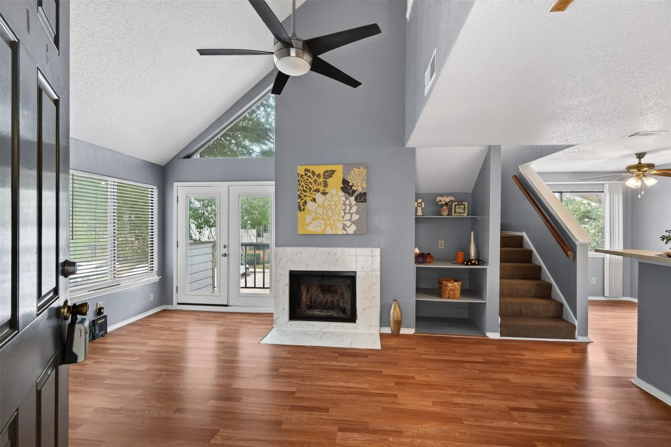 Condominium For Sale in Tarrant County , 2301 Balsam Drive M210, Arlington, Texas 76006, 2 Bedroom, 2 Bathroom, Garage spaces, 1,031 Sqft, built in 1983, mls#21399519, Real Estate Agent in Arlington, Homes For Sale in Tarrant county, Homes For Sale in Arlington, Realtor in Arlington Texas, Real Estate Brokerage Independent Realty Texas, Luminita Cordes Realtor