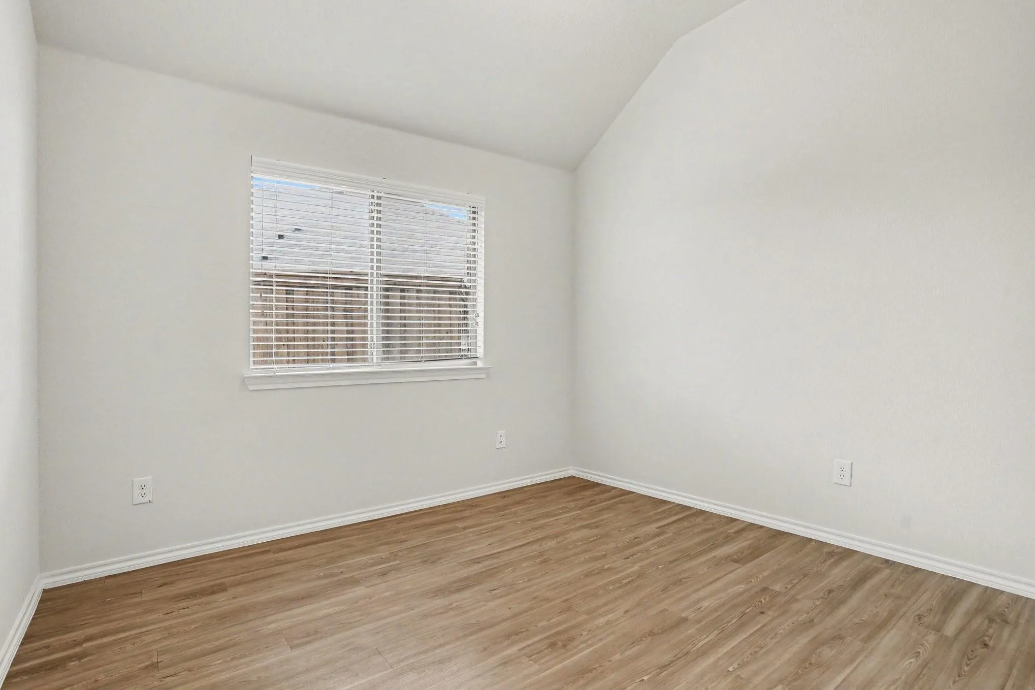 Single Family Residence For Rent in Dallas County , 429 Tobin Drive, Seagoville, Texas 75159, 3 Bedroom, 2 Bathroom, 2 Garage spaces, 1,789 Sqft, built in 2023, mls#21402627, Real Estate Agent in Seagoville, Homes For Rent in Dallas county, Homes For Rent in Seagoville, Realtor in Seagoville Texas, Real Estate Brokerage Independent Realty Texas, Luminita Cordes Realtor