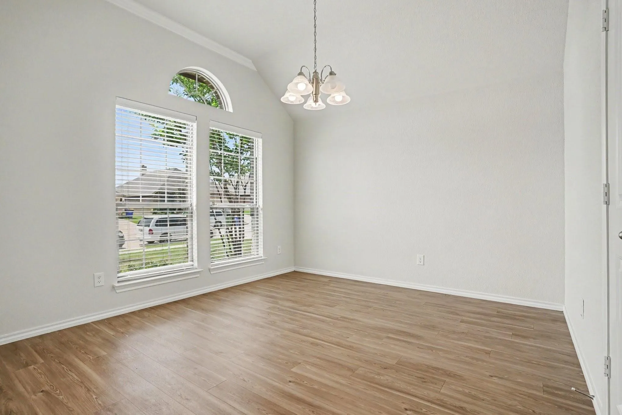 Single Family Residence For Rent in Dallas County , 429 Tobin Drive, Seagoville, Texas 75159, 3 Bedroom, 2 Bathroom, 2 Garage spaces, 1,789 Sqft, built in 2023, mls#21402627, Real Estate Agent in Seagoville, Homes For Rent in Dallas county, Homes For Rent in Seagoville, Realtor in Seagoville Texas, Real Estate Brokerage Independent Realty Texas, Luminita Cordes Realtor