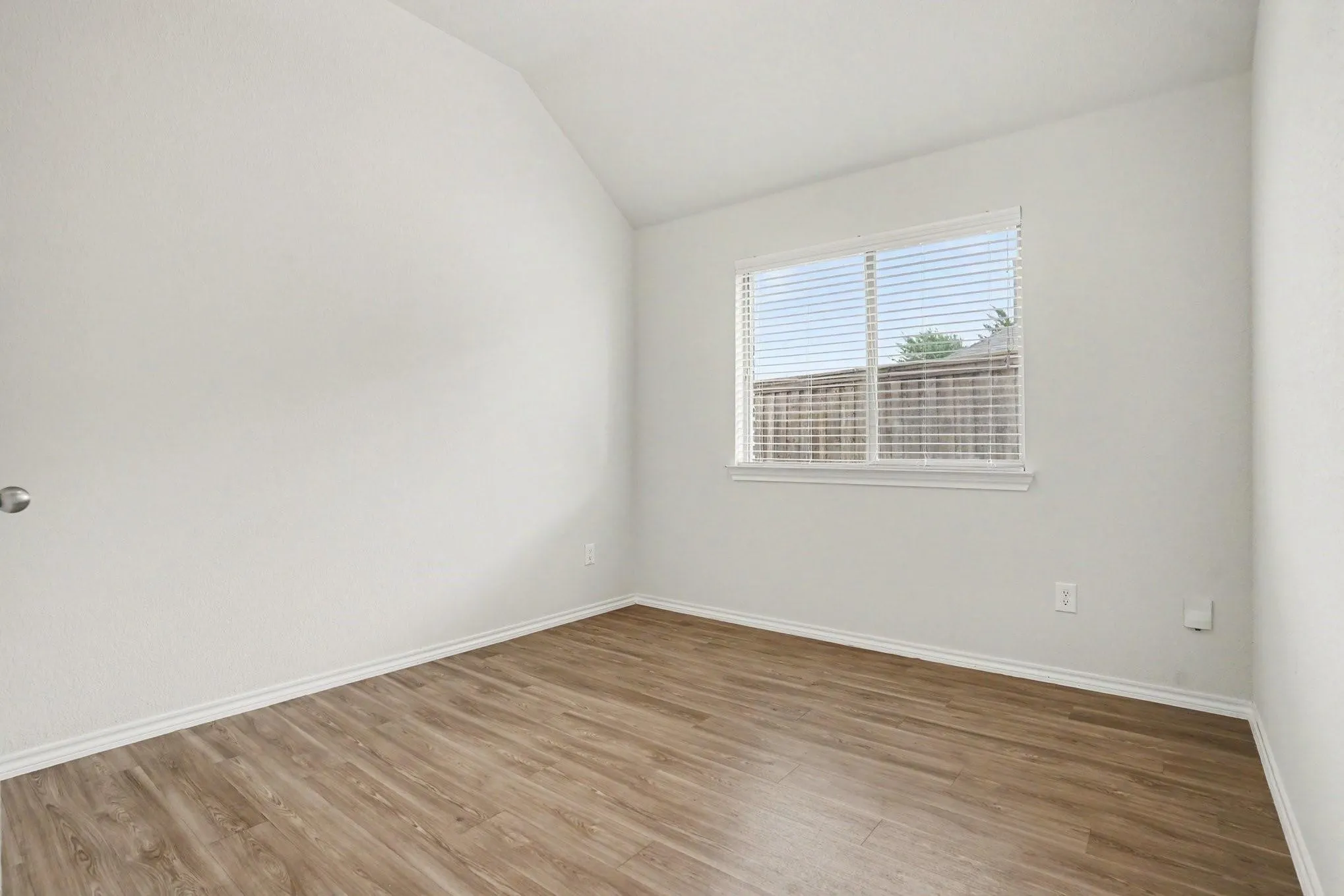 Single Family Residence For Rent in Dallas County , 429 Tobin Drive, Seagoville, Texas 75159, 3 Bedroom, 2 Bathroom, 2 Garage spaces, 1,789 Sqft, built in 2023, mls#21402627, Real Estate Agent in Seagoville, Homes For Rent in Dallas county, Homes For Rent in Seagoville, Realtor in Seagoville Texas, Real Estate Brokerage Independent Realty Texas, Luminita Cordes Realtor