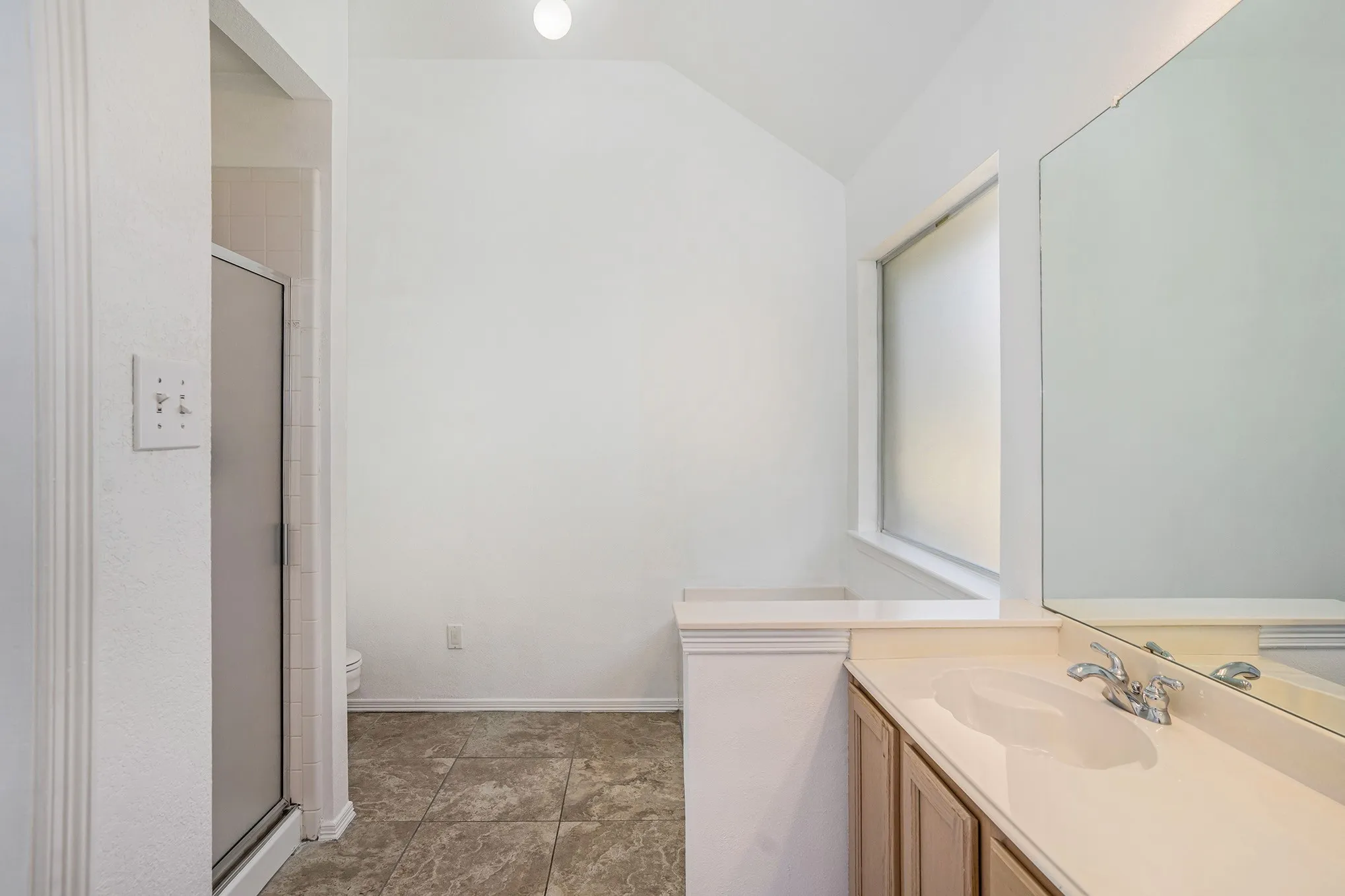Single Family Residence For Rent in Tarrant County , 4712 Shorewood Drive, Arlington, Texas 76016, 3 Bedroom, 2 Bathroom, 2 Garage spaces, 1,834 Sqft, built in 1997, mls#21402628, Real Estate Agent in Arlington, Homes For Rent in Tarrant county, Homes For Rent in Arlington, Realtor in Arlington Texas, Real Estate Brokerage Independent Realty Texas, Luminita Cordes Realtor