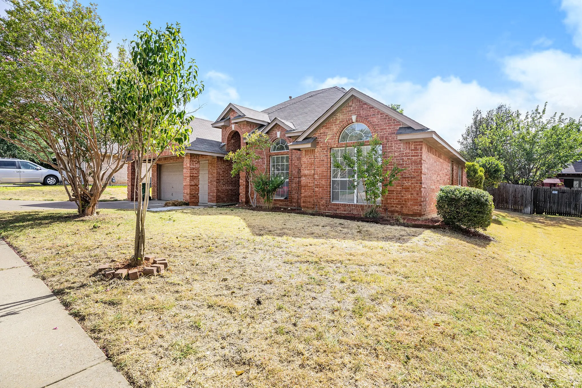 Single Family Residence For Rent in Tarrant County , 4712 Shorewood Drive, Arlington, Texas 76016, 3 Bedroom, 2 Bathroom, 2 Garage spaces, 1,834 Sqft, built in 1997, mls#21402628, Real Estate Agent in Arlington, Homes For Rent in Tarrant county, Homes For Rent in Arlington, Realtor in Arlington Texas, Real Estate Brokerage Independent Realty Texas, Luminita Cordes Realtor