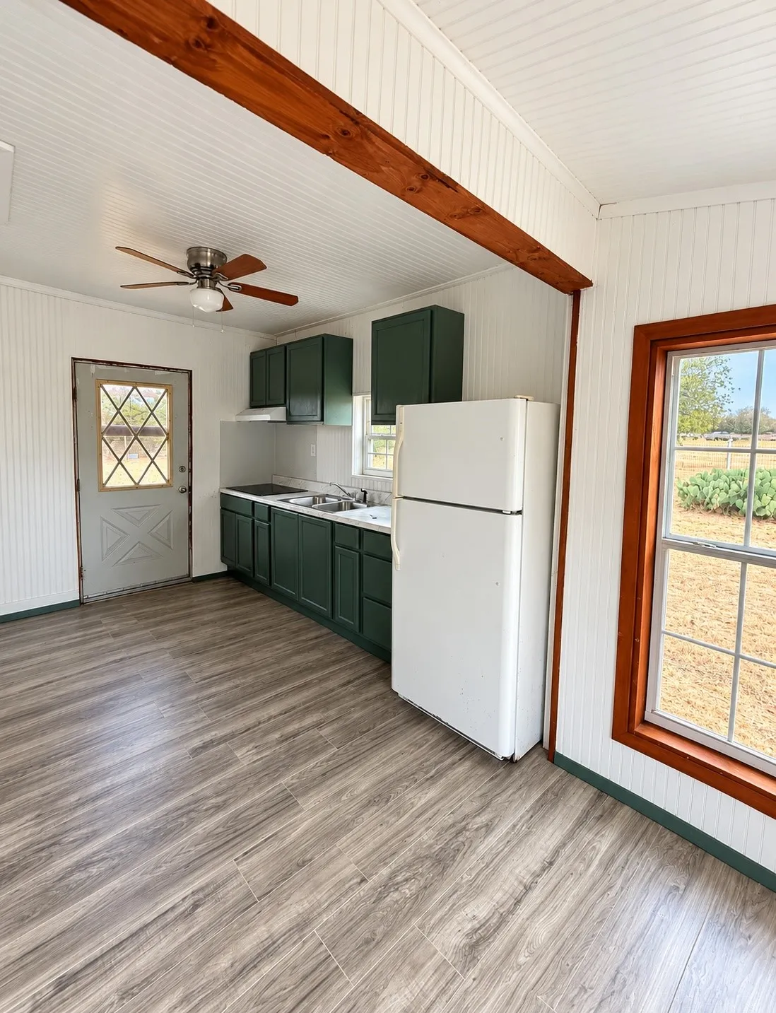 Single Family Residence For Sale in Erath County , 410 Vine Street, Dublin, Texas 76446, 2 Bedroom, 1 Bathroom, Garage spaces, 722 Sqft, built in 1900, mls#21402107, Real Estate Agent in Dublin, Homes For Sale in Erath county, Homes For Sale in Dublin, Realtor in Dublin Texas, Real Estate Brokerage Independent Realty Texas, Luminita Cordes Realtor