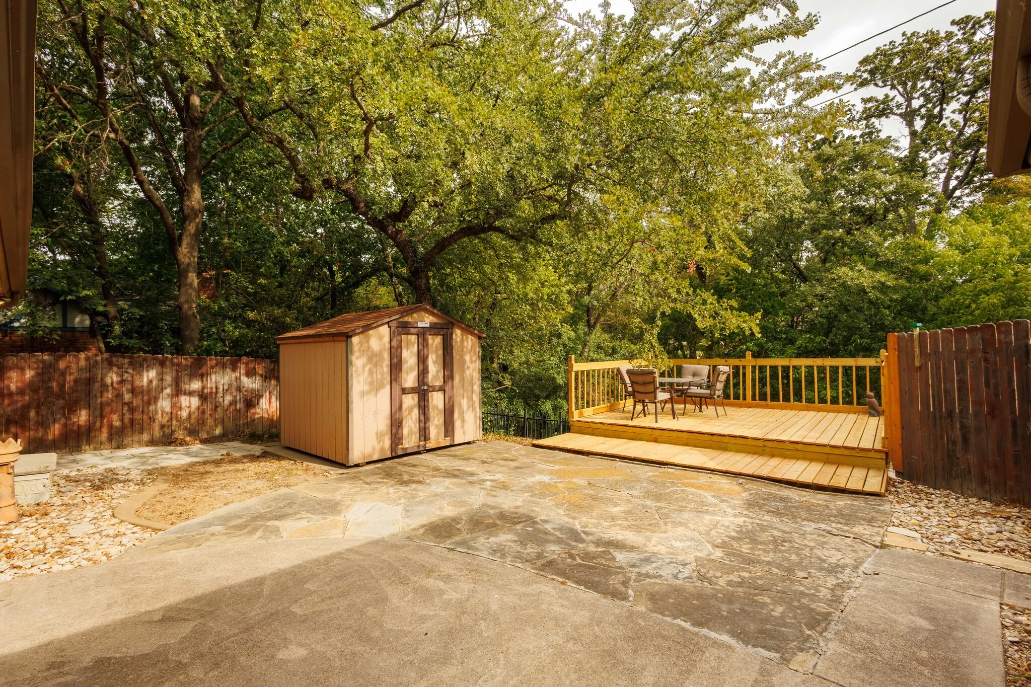 Single Family Residence For Rent in Tarrant County , 2818 N Creekwood Drive, Grapevine, Texas 76051, 3 Bedroom, 2 Bathroom, 2 Garage spaces, 2,260 Sqft, built in 1979, mls#21402638, Real Estate Agent in Grapevine, Homes For Rent in Tarrant county, Homes For Rent in Grapevine, Realtor in Grapevine Texas, Real Estate Brokerage Independent Realty Texas, Luminita Cordes Realtor