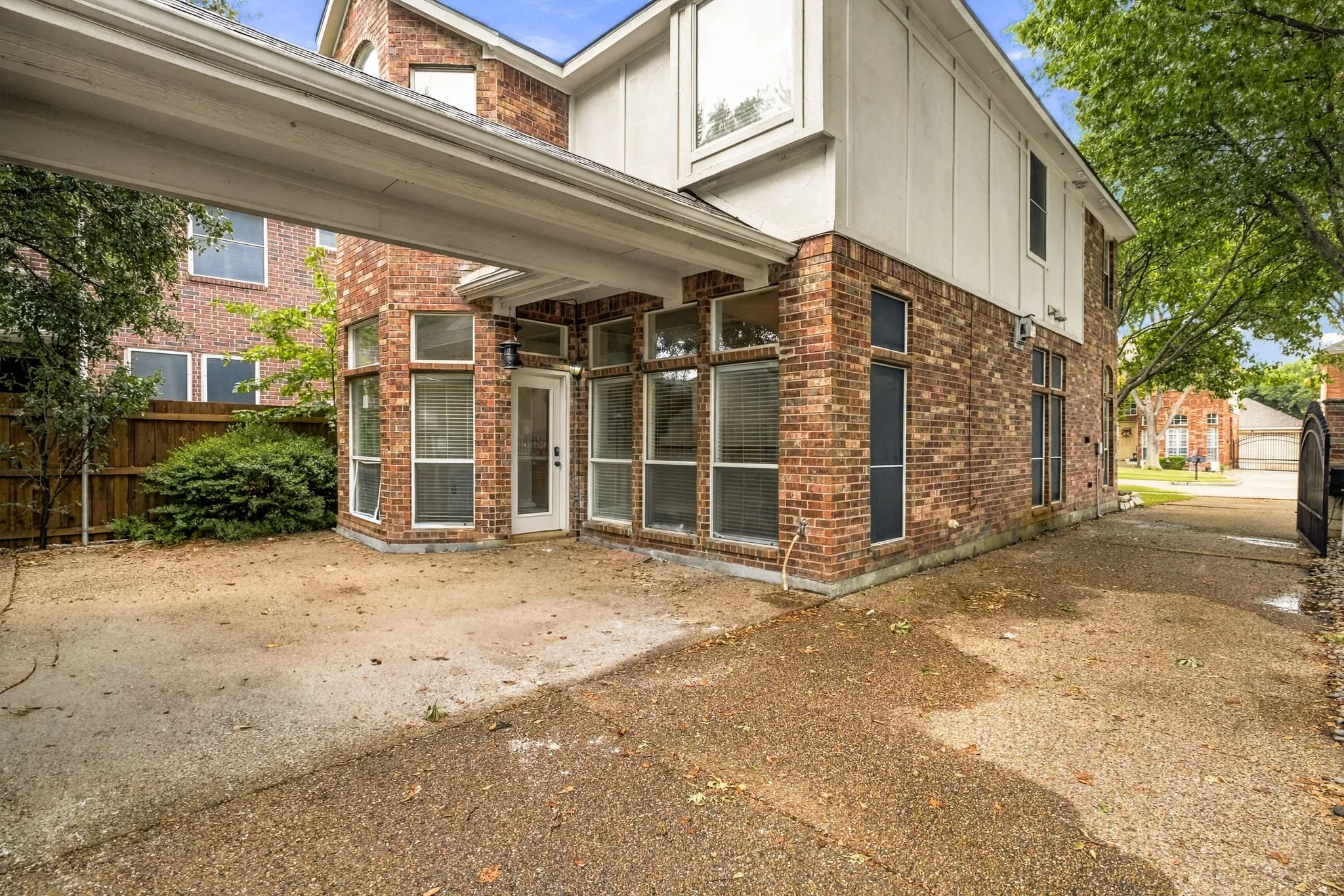 Single Family Residence For Sale in Collin County , 11124 Oliver Lane, Frisco, Texas 75035, 3 Bedroom, 3 Bathroom, 2 Garage spaces, 1,948 Sqft, built in 2000, mls#21398334, Real Estate Agent in Frisco, Homes For Sale in Collin county, Homes For Sale in Frisco, Realtor in Frisco Texas, Real Estate Brokerage Independent Realty Texas, Luminita Cordes Realtor